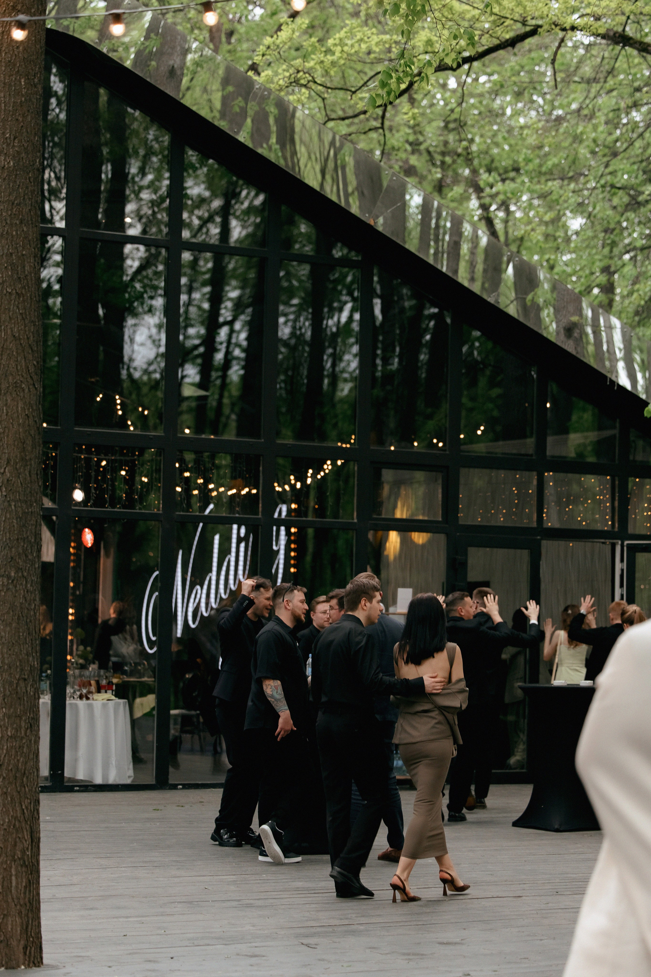 ЛЕС Event House выездная регистрация и свадебный банкет на площадке ЛЕС. Свадебный фотограф Москва