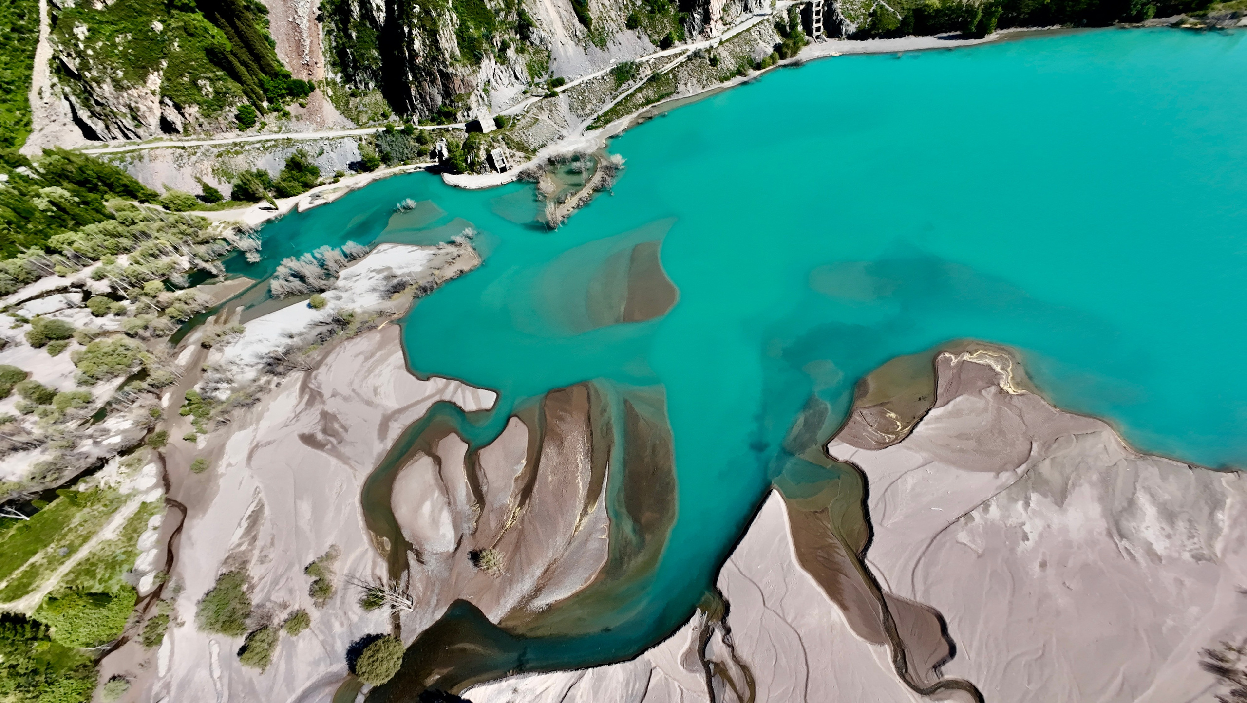 Плато Ассы, озеро Иссык и водопад: комфорт-маршрут, джипы, мини-группа. Экскурсии и туры по Алматы