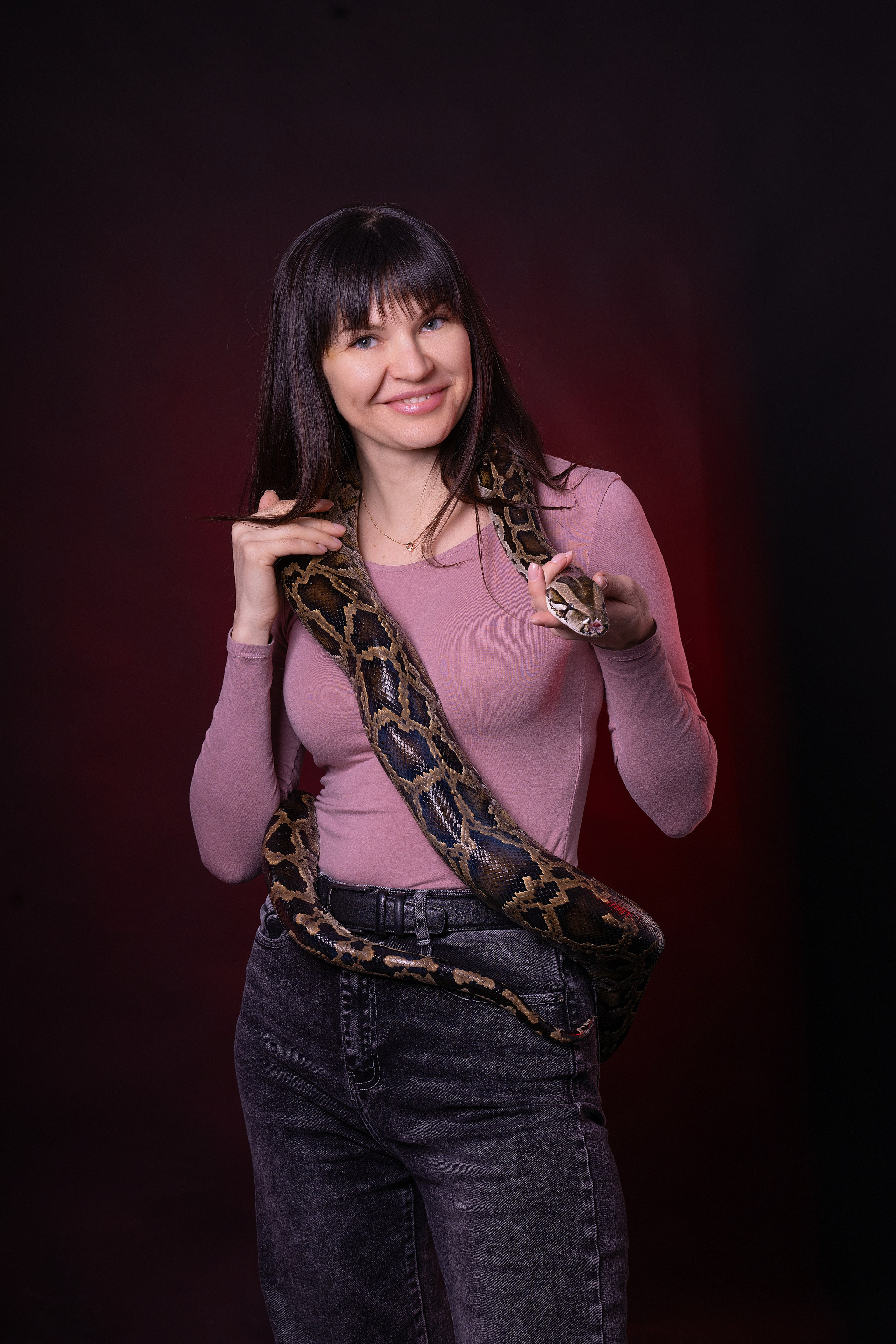 Сьемка с живым питоном. Главная