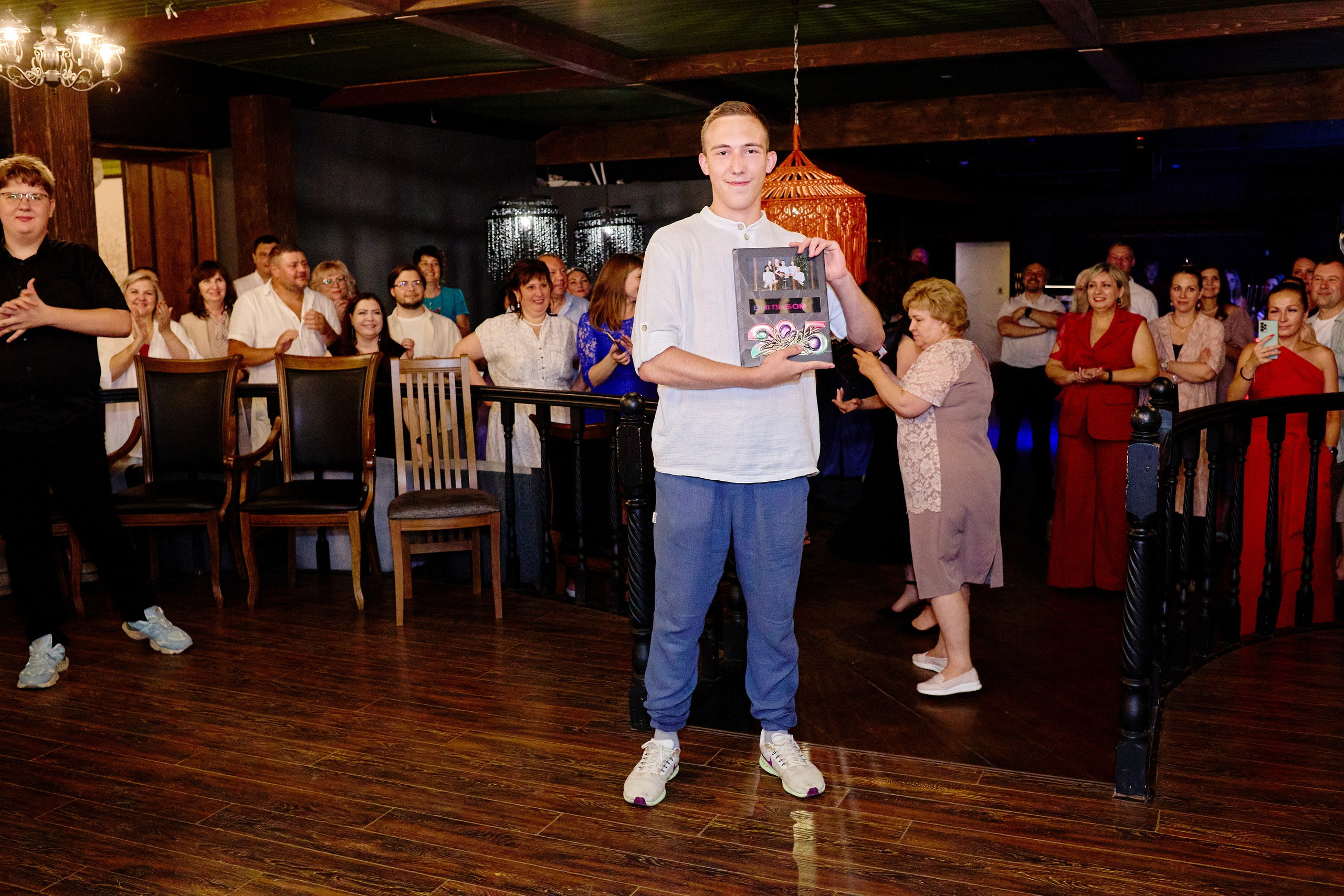 Выпускной 35 Сош. Фотограф Выпускные альбомы Таганрог Сергей Коробченко