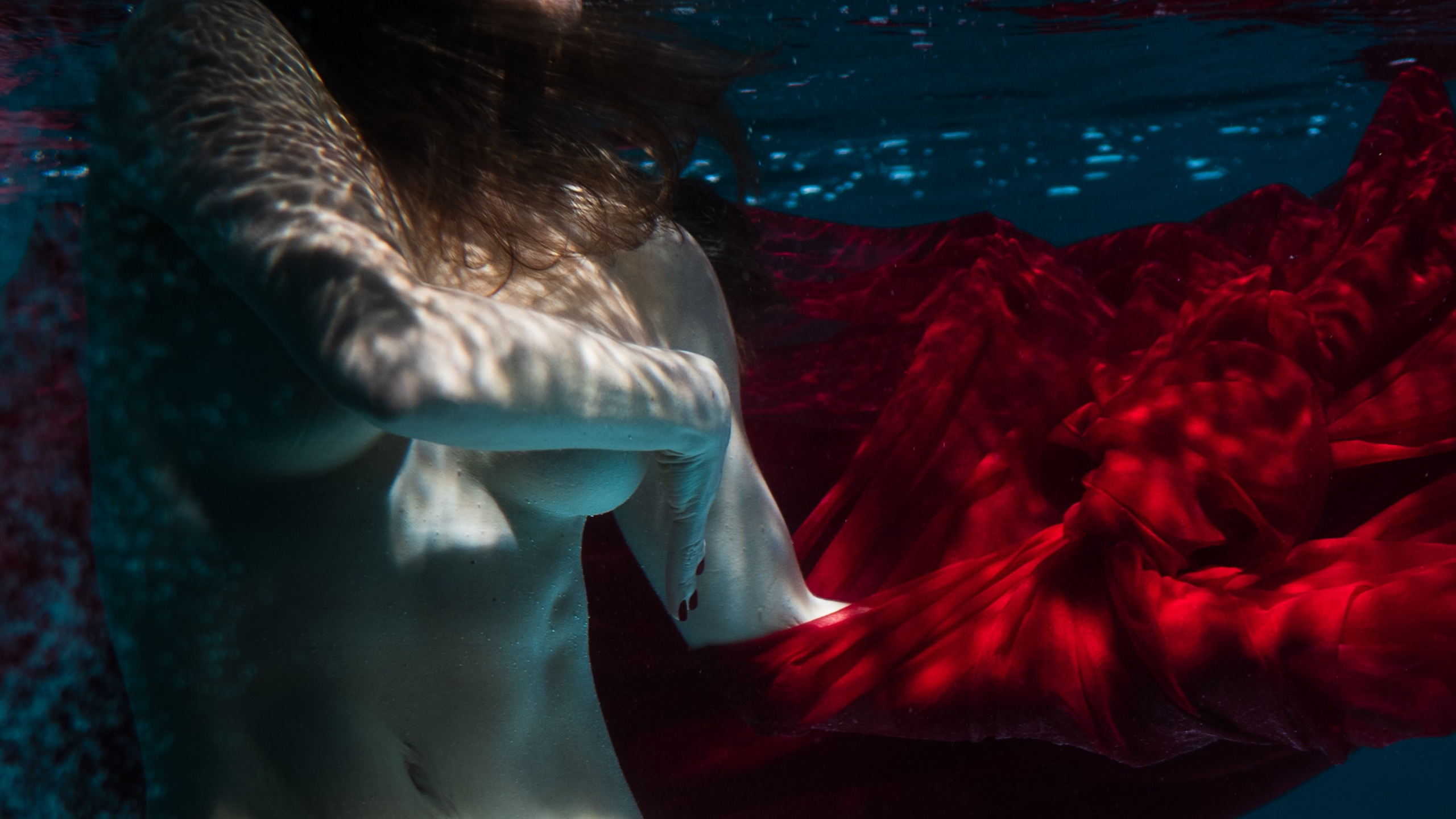 Женская подводная съёмка. Фотоведьма Дарья Нечинская