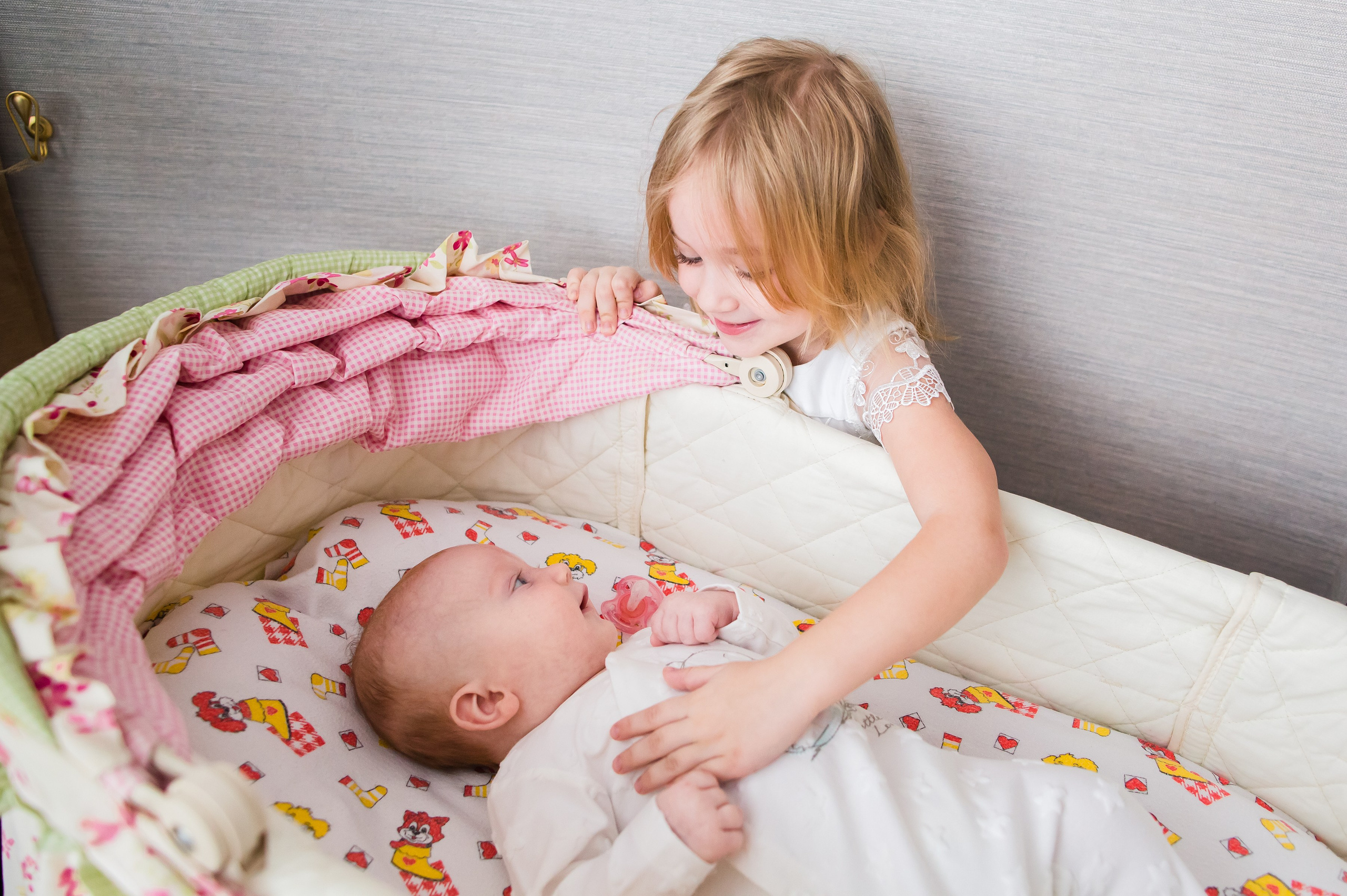 Дома. Репортажный, семейный и детский фотограф в Пензе и Заречном Арина Ермилова. Картины барельеф на заказ