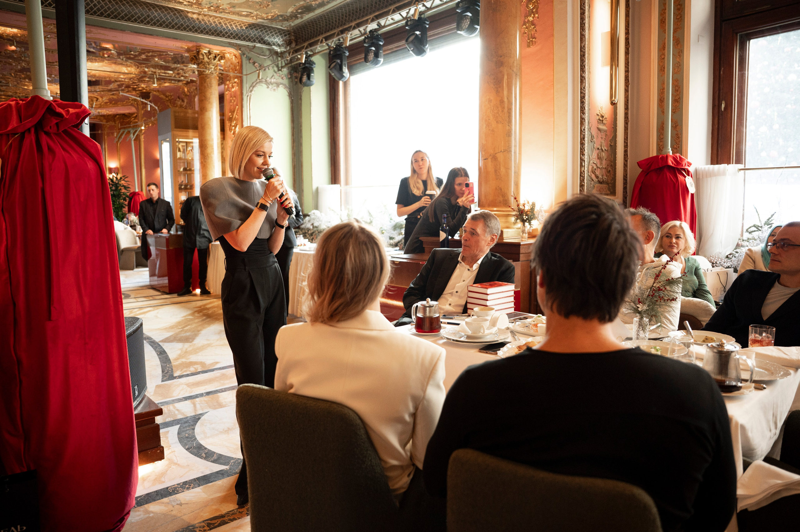 Бранч в «Savoy». Фотограф Евгения Мирошниченко