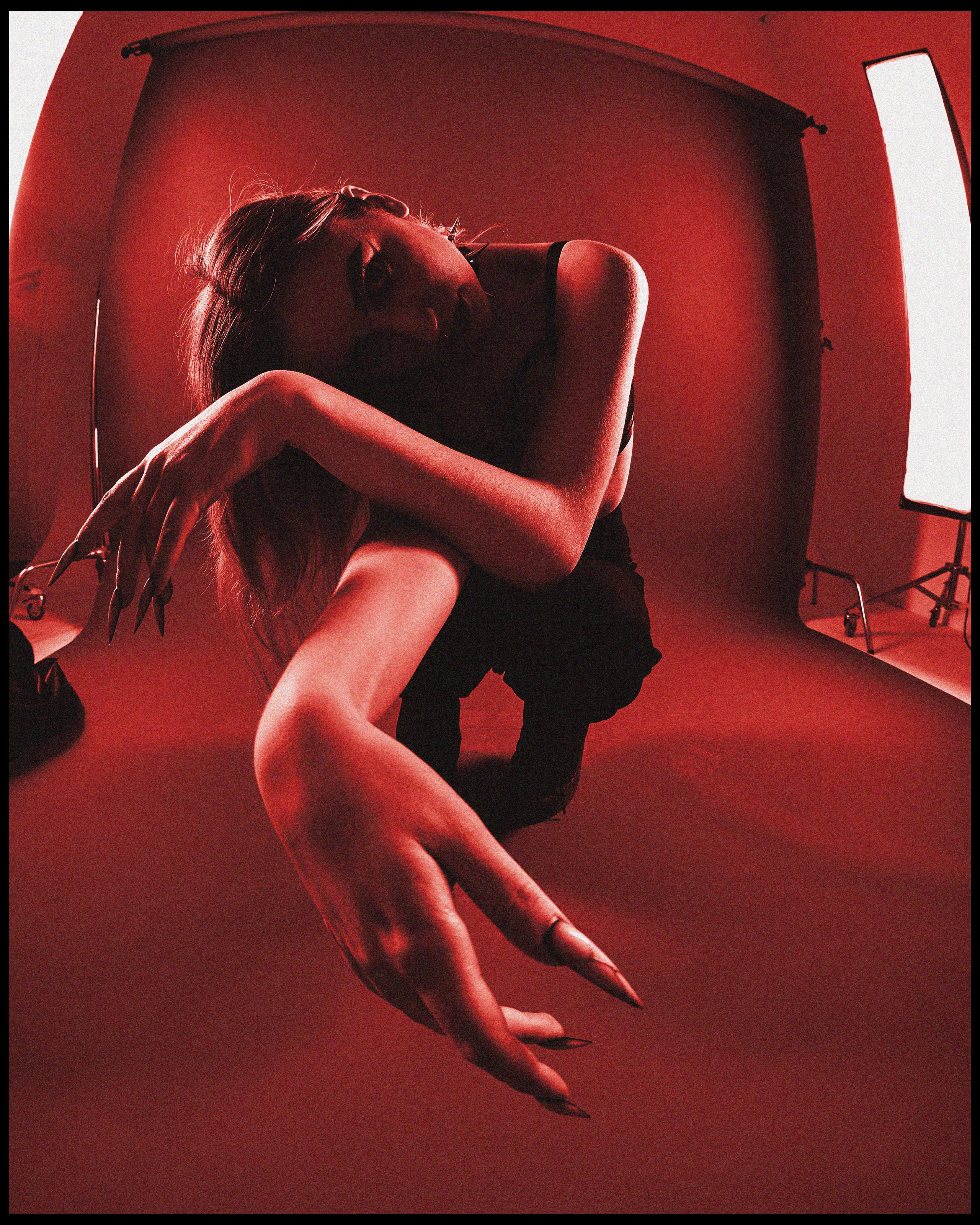 Llou.iise. Московский фотограф WHRMZD