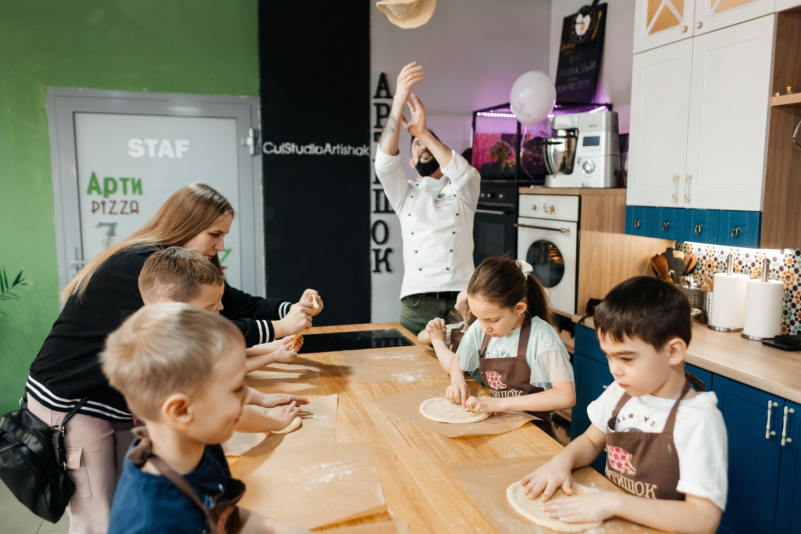 Детский мастер-класс в «АРТиШОК». Фотограф Кемерово | Сергей