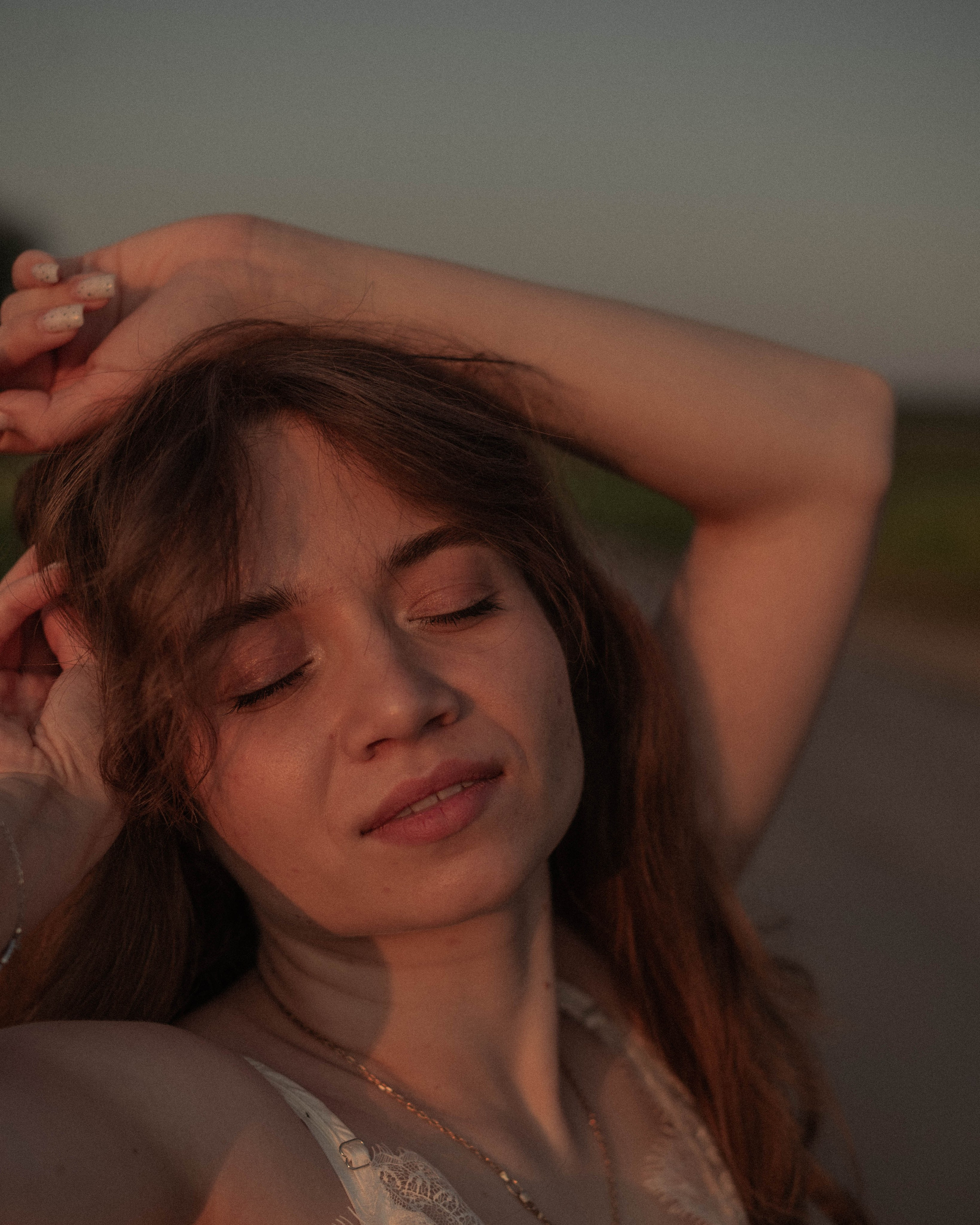 Настя. Женский фотограф. Создатель украшений ручной работы. Модель