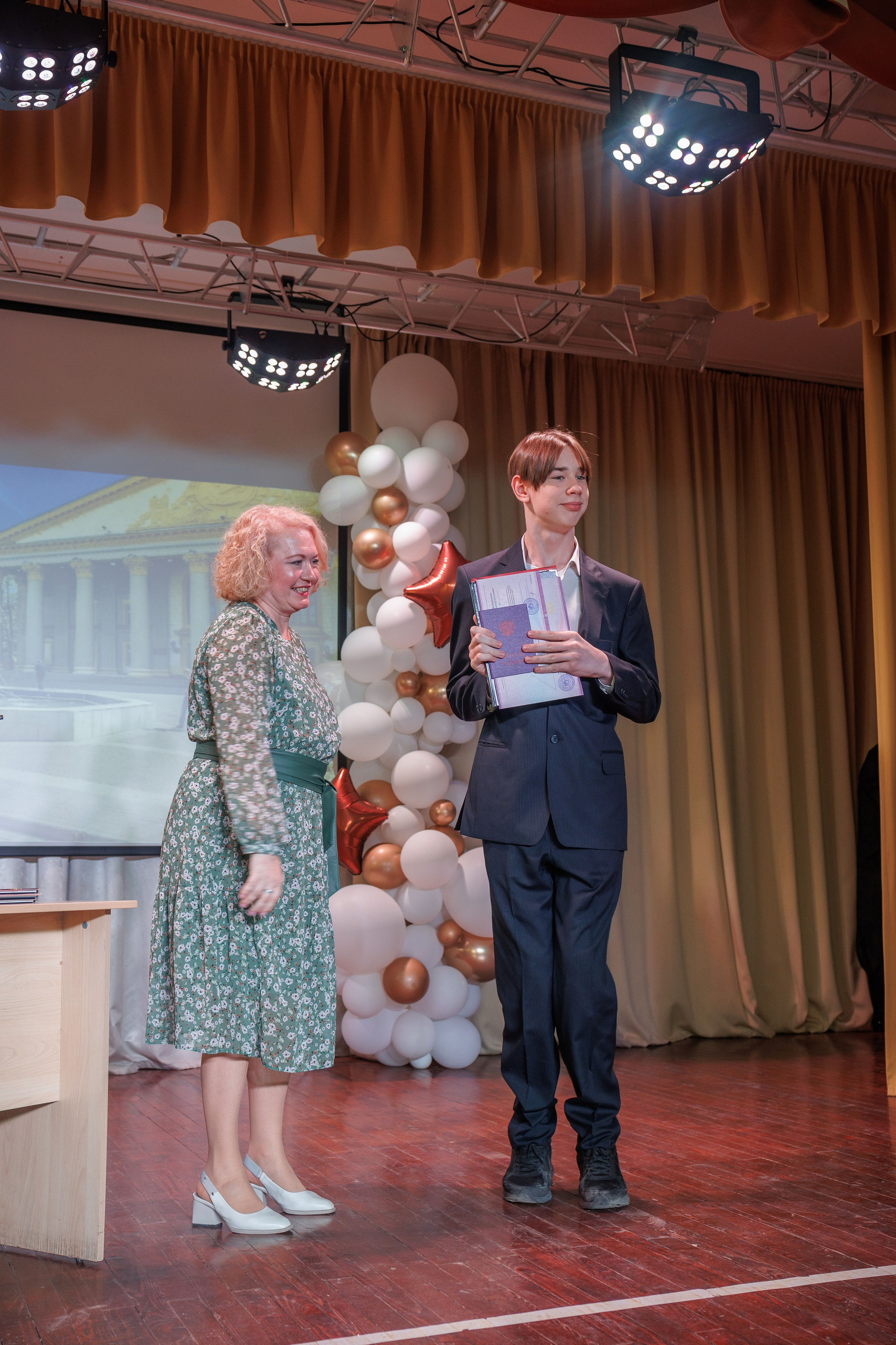 Вручение аттестатов. Свадебный и семейный фотограф в Новосибирске Ирина Дорошкова