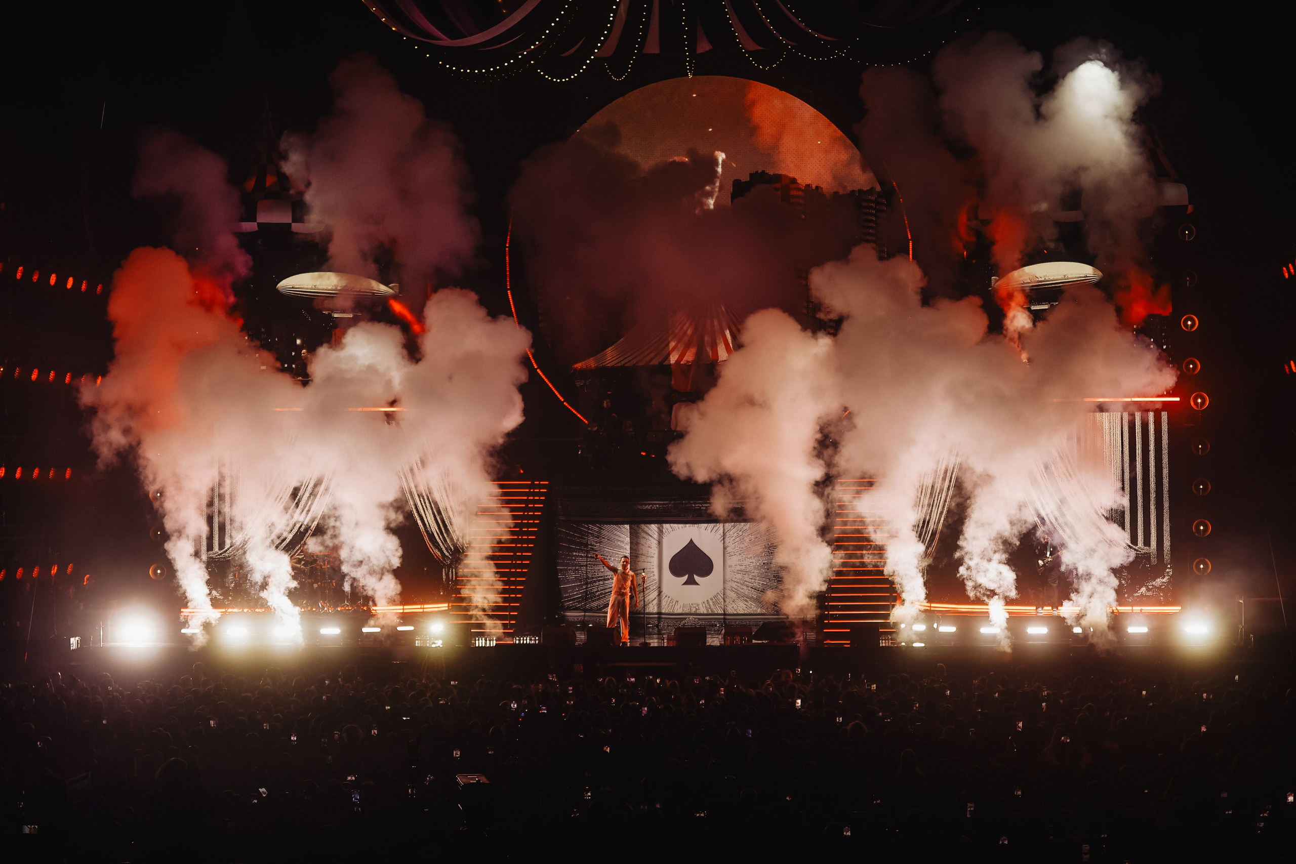 ВАНЯ ДМИТРИЕНКО