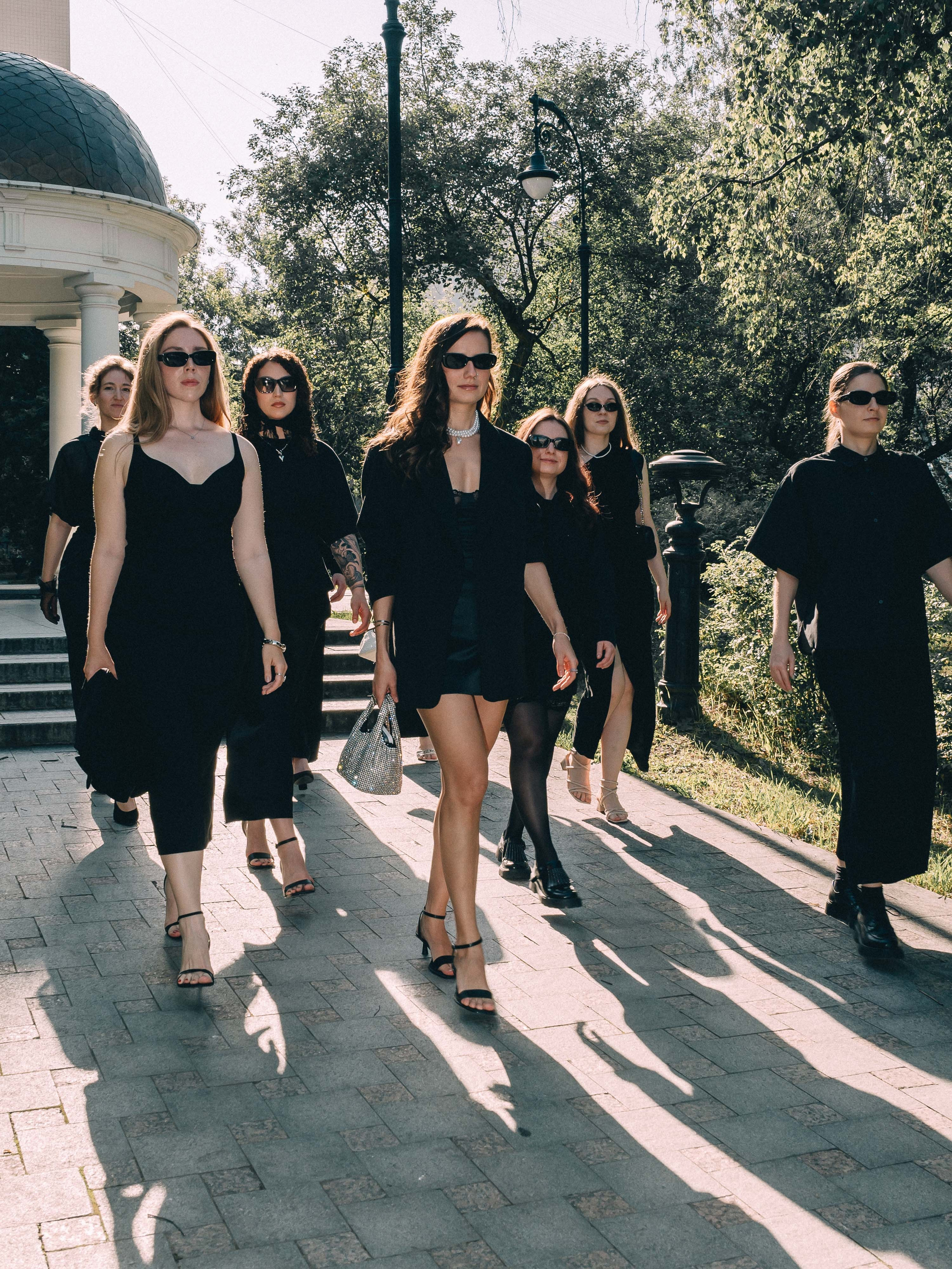 Девичник в чёрном. Фотограф в Екатеринбурге Яна Круташова