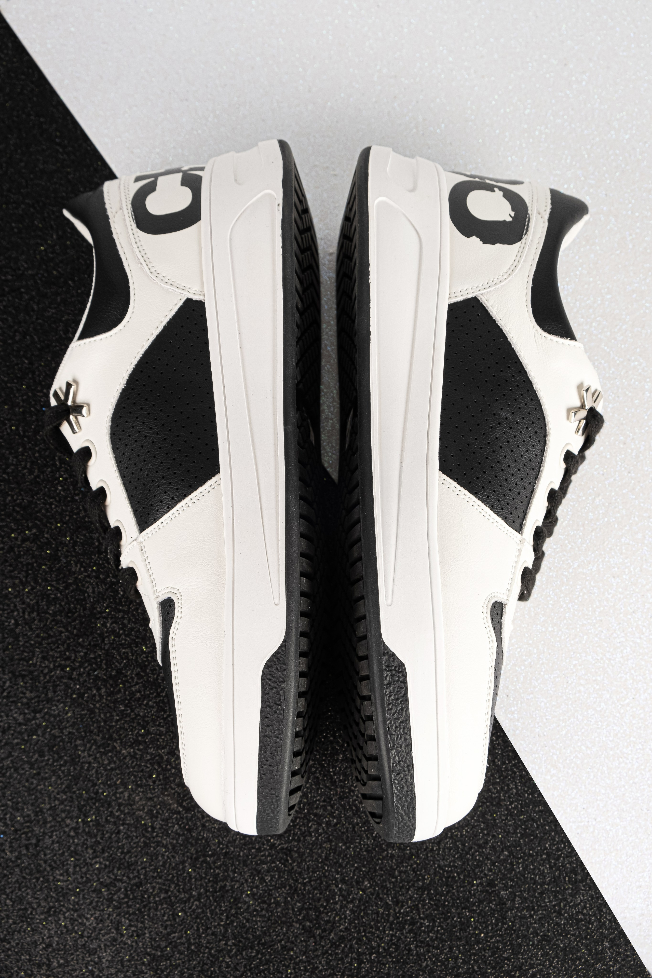 Предметная съёмка для маркетплейсов обуви. Предметный фотограф в Симферополе Антон Катунин