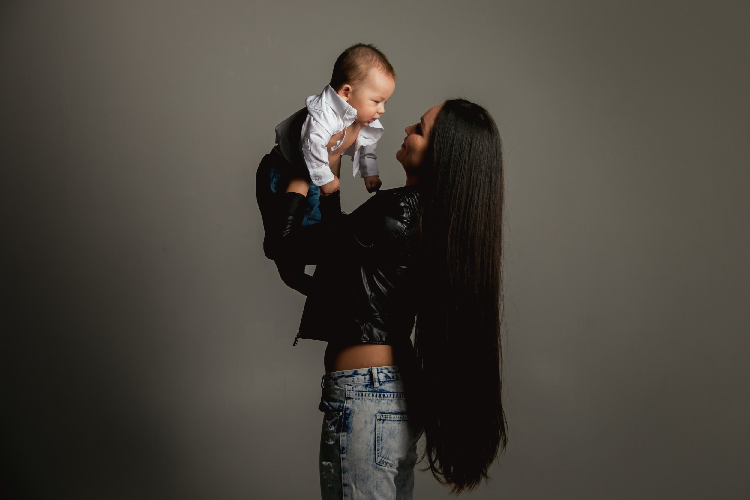 #фотосессия #фотографекатеринбург #dmitrieva_96 #дмитриевакатеринафотограф#семейныйфотографекб #катядмитриеваекб  #фотографноворожденныхекб #фотосессиявстудииекб #екатеринбург #екамама #детиэтосчастье