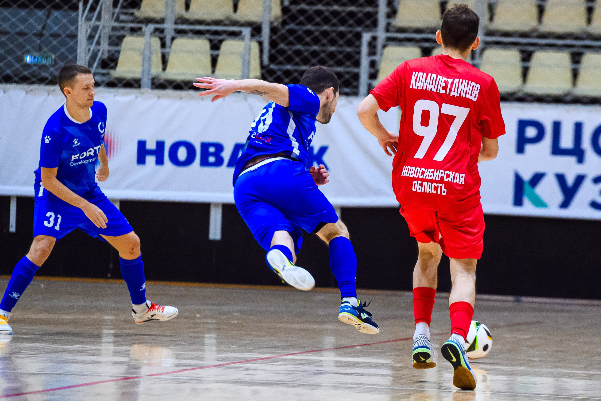 Высшая лига по футзалу — Сезон 2024-2025 — 2ой тур. Репортажный фотограф в Кемерово