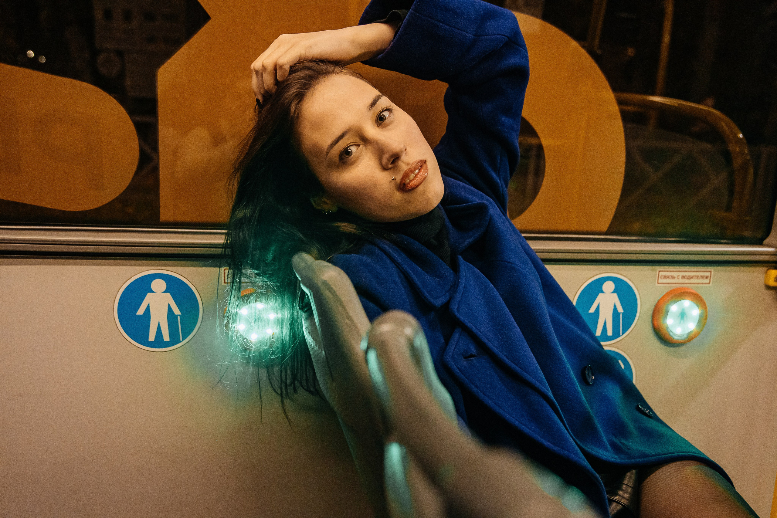 Портрет из окна, Рыбинск — атмосферная вечерняя фотосессия