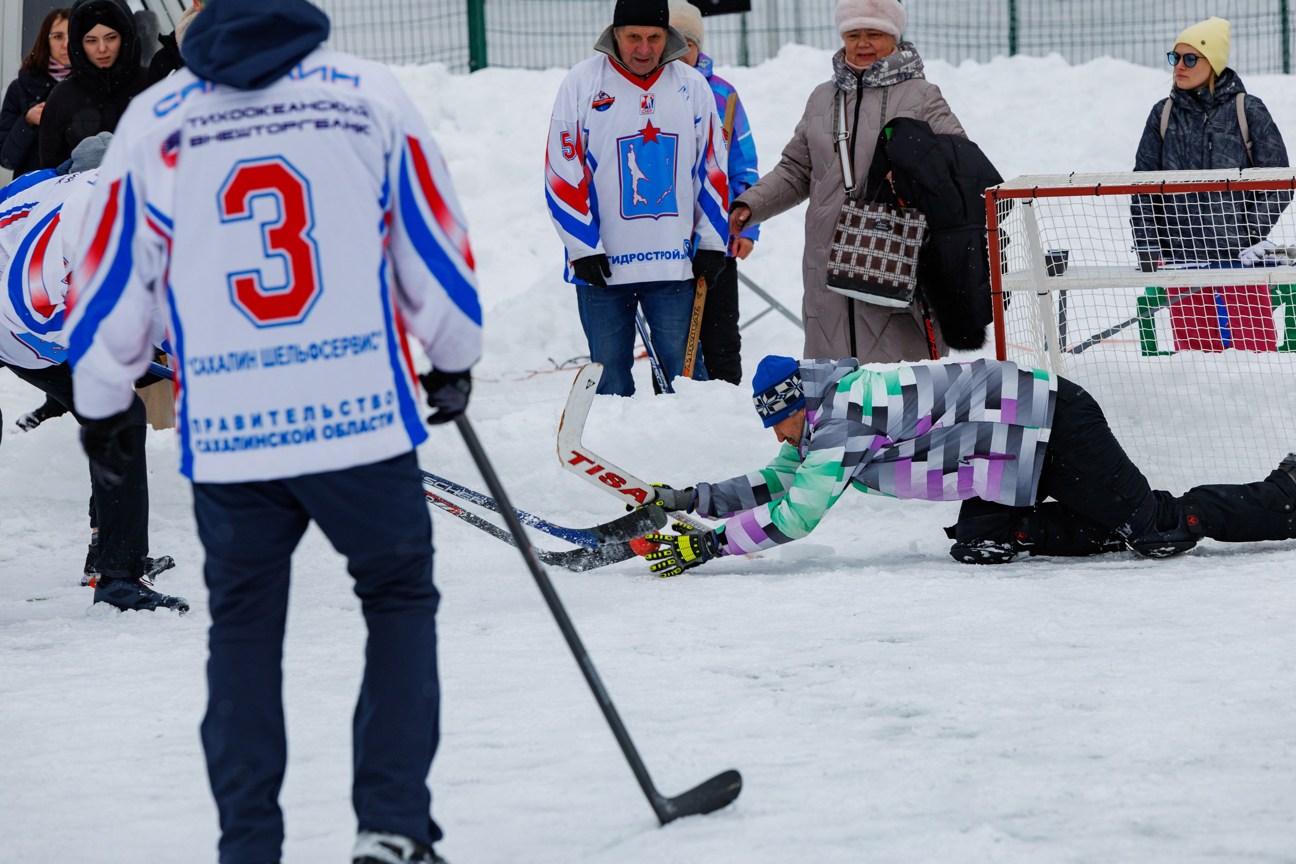 XIII чемпионат  по «ХОККЕЮ В ВАЛЕНКАХ». Свадебный, семейный и репортажный фотограф в Южно-Сахалинске Артур Петросян