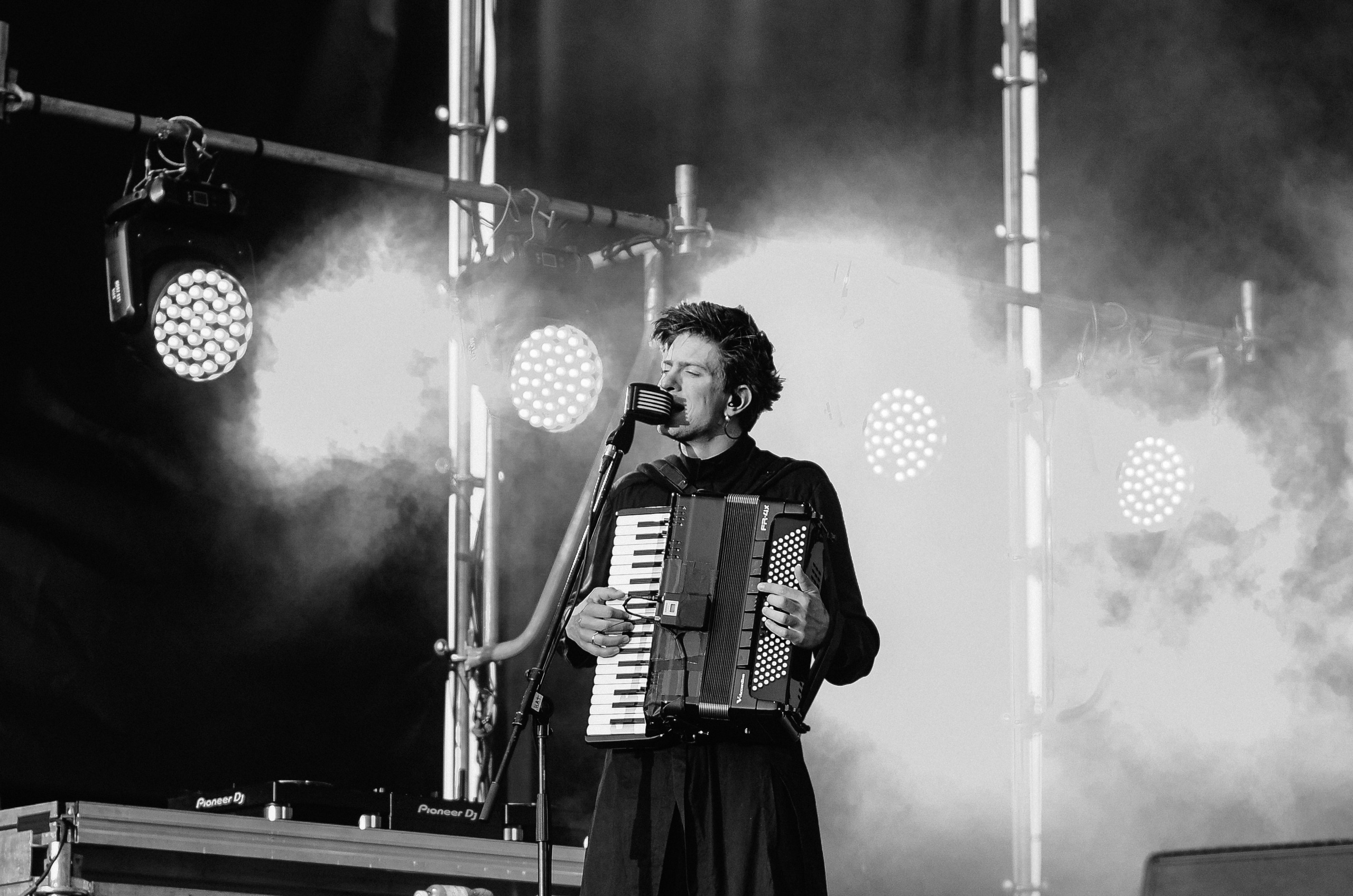 Концерт The Hatters на фестивале «Грань» в Барнауле. Денисова Аля — фотограф для парных съемок и индивидуальных историй в Барнауле