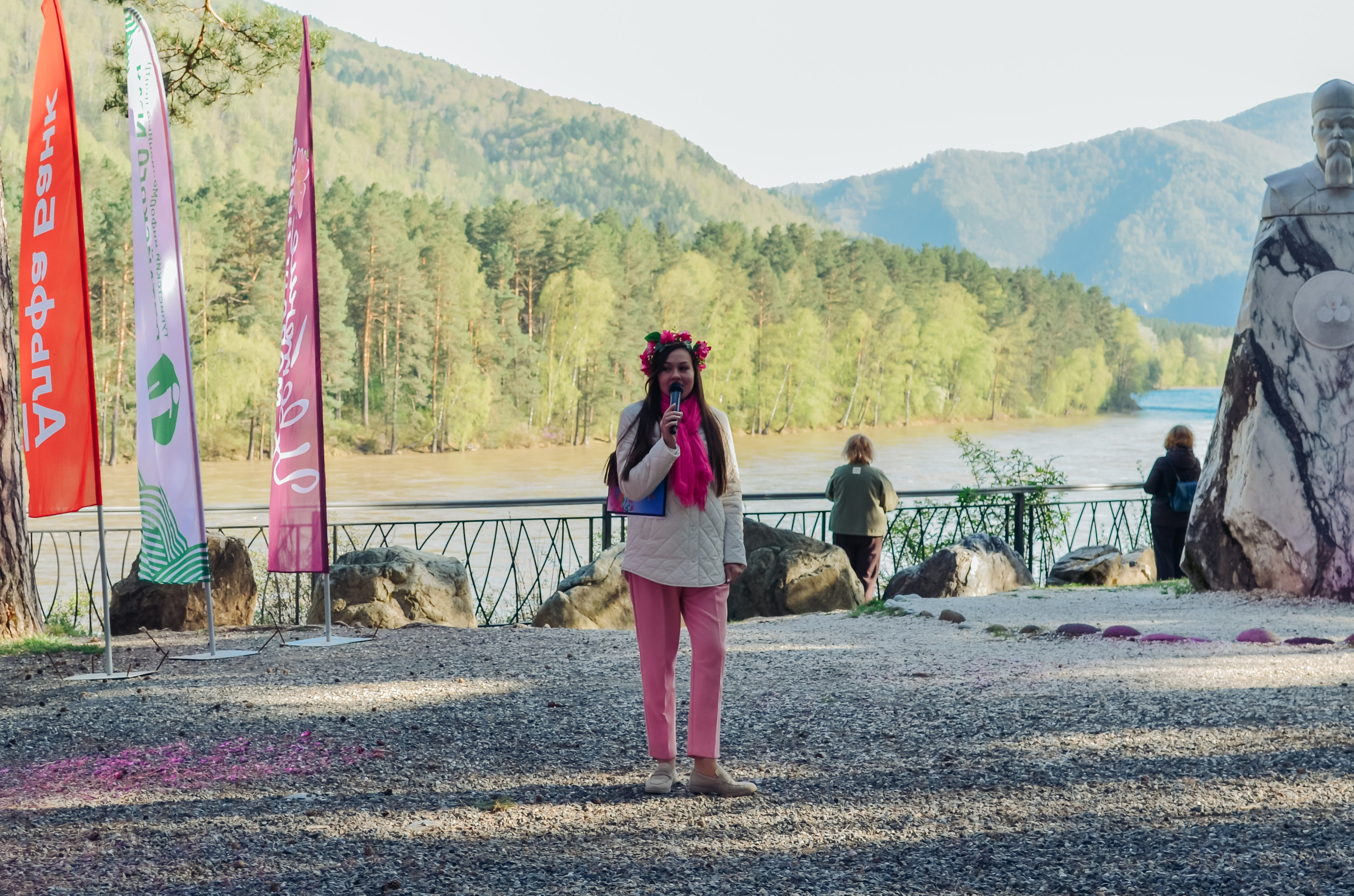 Фестиваль «Цветение Маральника на Алтае 2025». Фоторепортаж. Денисова Аля — фотограф для парных съемок и индивидуальных историй в Барнауле