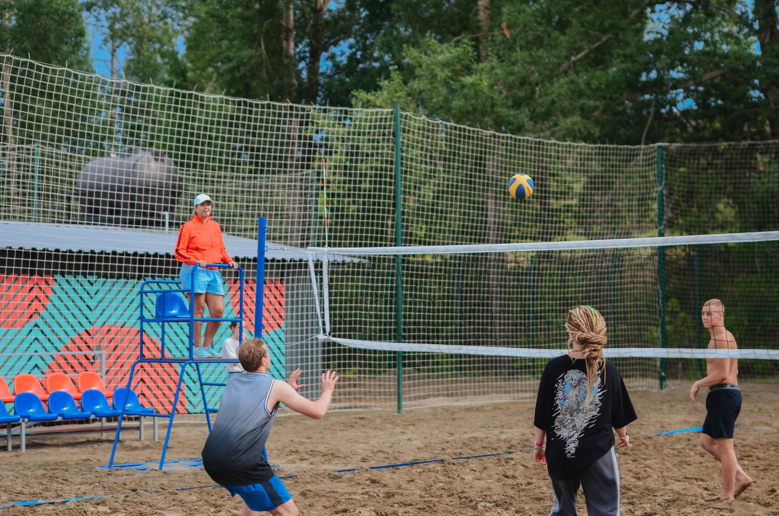 Фестиваль «Грань» 2025. Спортивная площадка. Денисова Аля — фотограф для парных съемок и индивидуальных историй в Барнауле