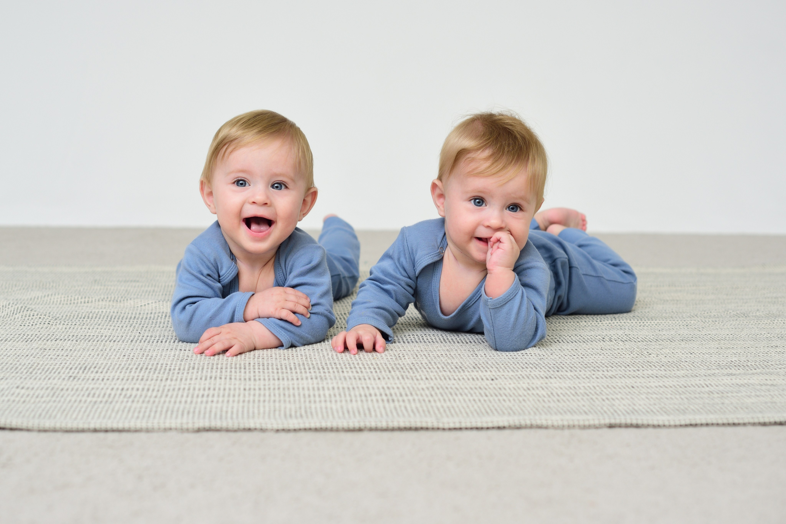 Семья в фотостудии. Ваш персональный фотограф в Москве ЮША