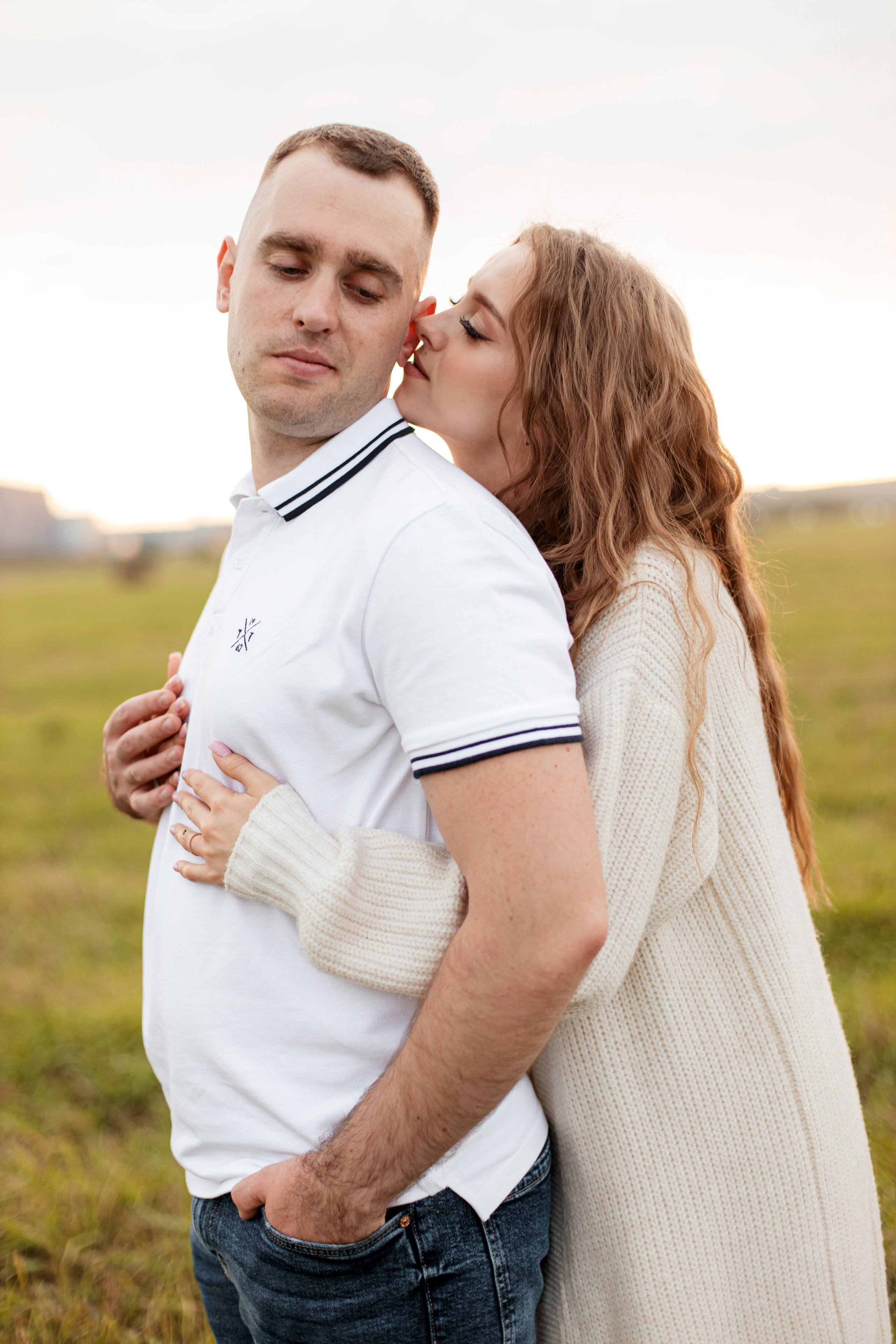 Закат, поле. Свадебный и семейный фотограф Екатеринбург Настя Саедгалина
