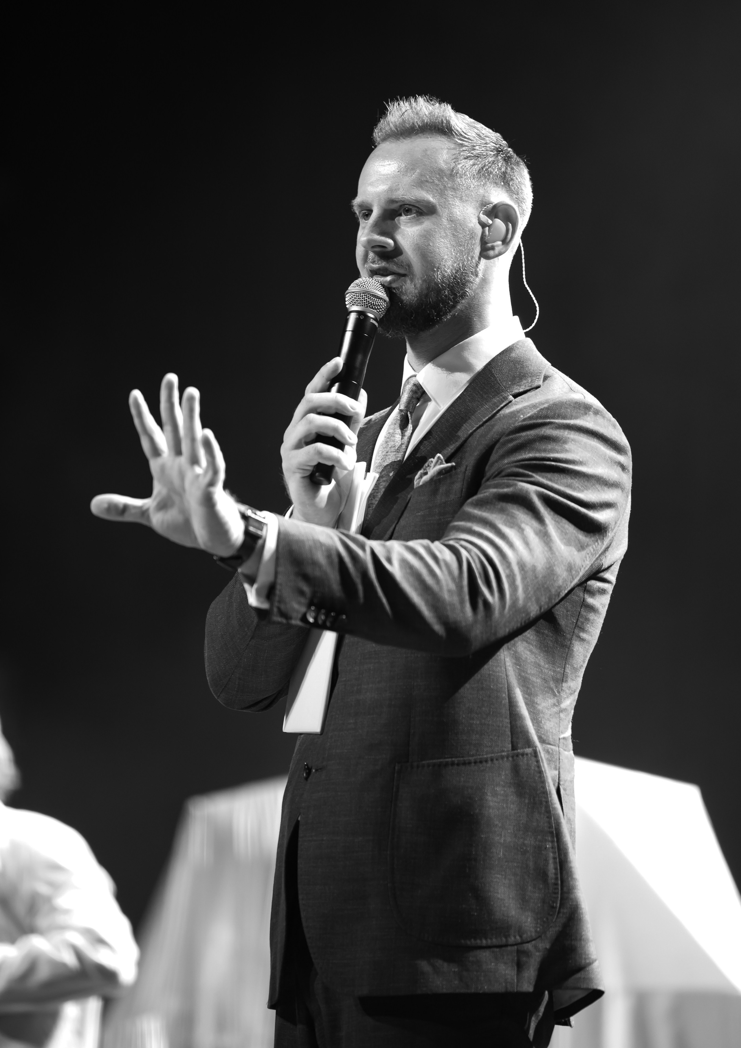 Оптик центр 25 лет. Фотограф свадебный, репортажный, индивидуальный, фото для маркетплейсов, брендов, автосалонов