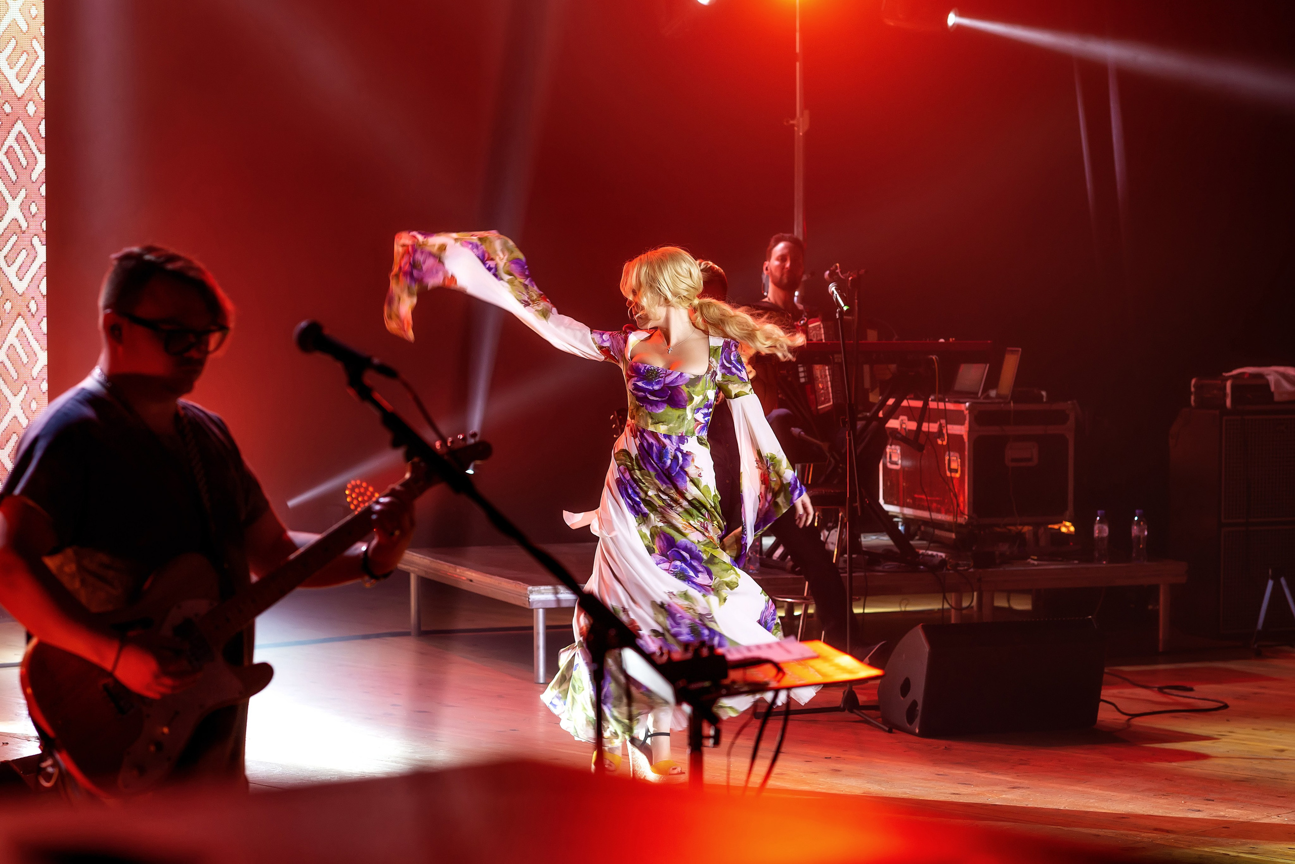 Концерт Пелагеи. Школьный, фэшн фотограф в Тюмени и в России Ирина Королева