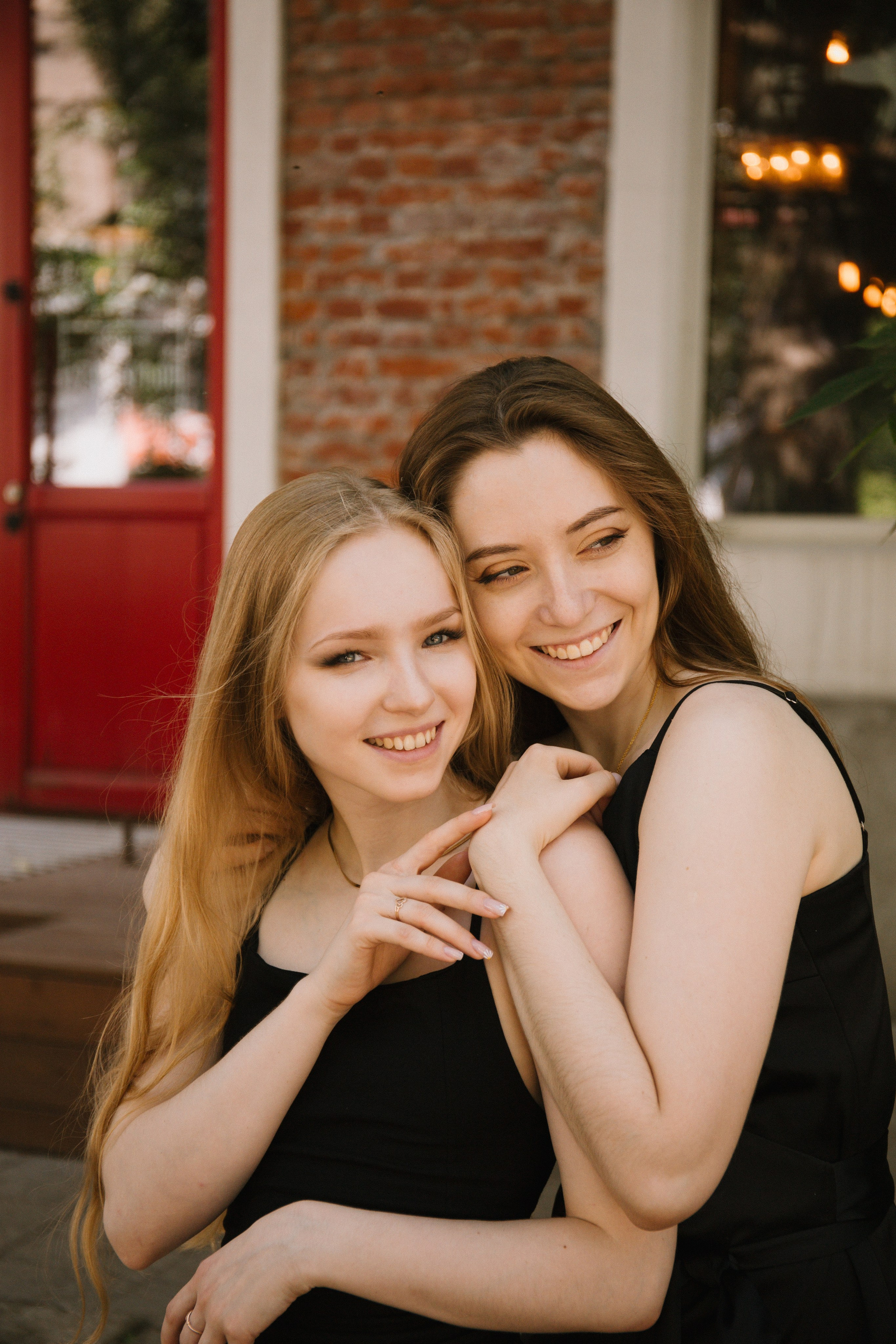 Ксения и Арина. Свадебный и портретный фотограф в Новосибирске Любовь Исакова