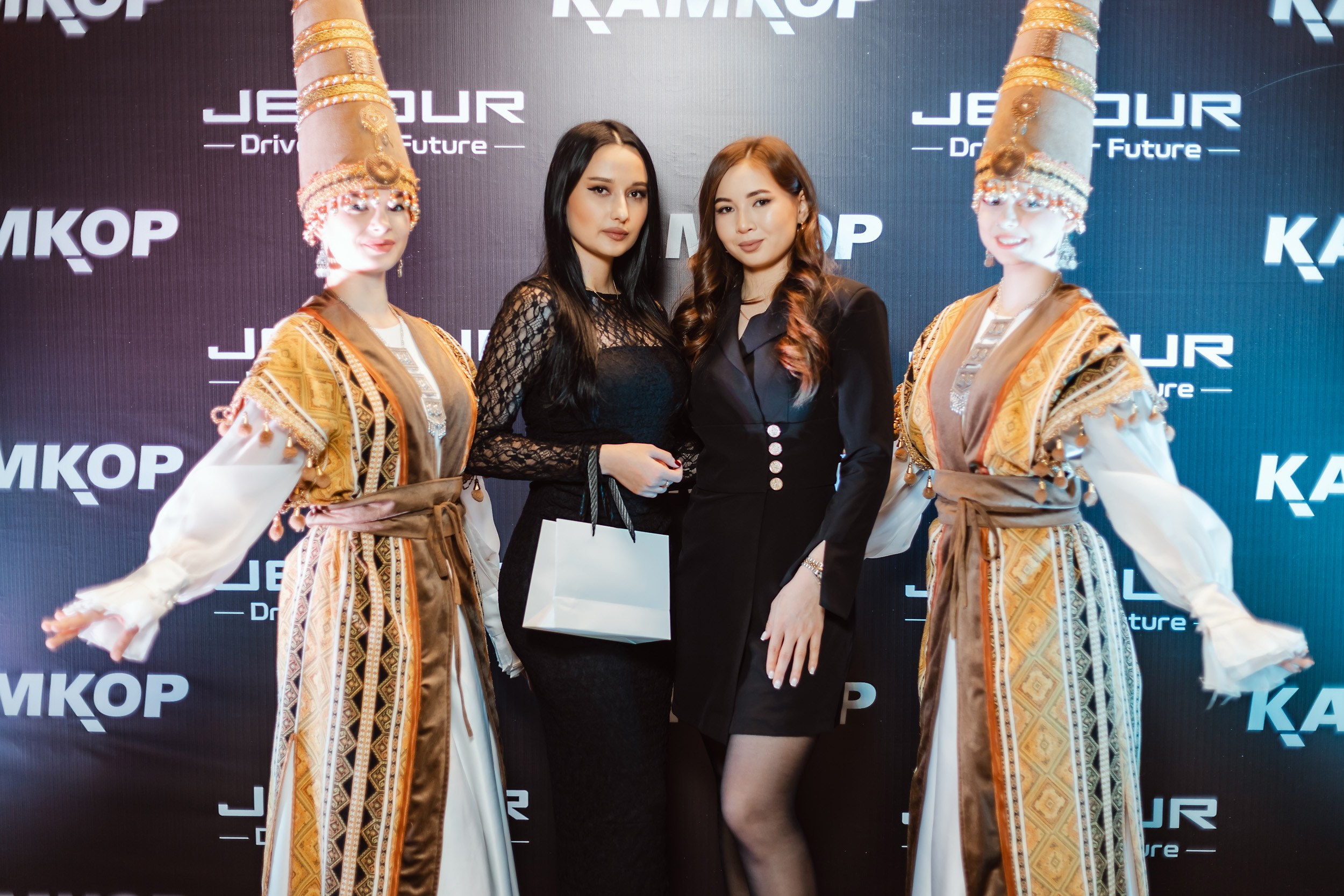 Открытие Jetour. Кипятком Павлодар