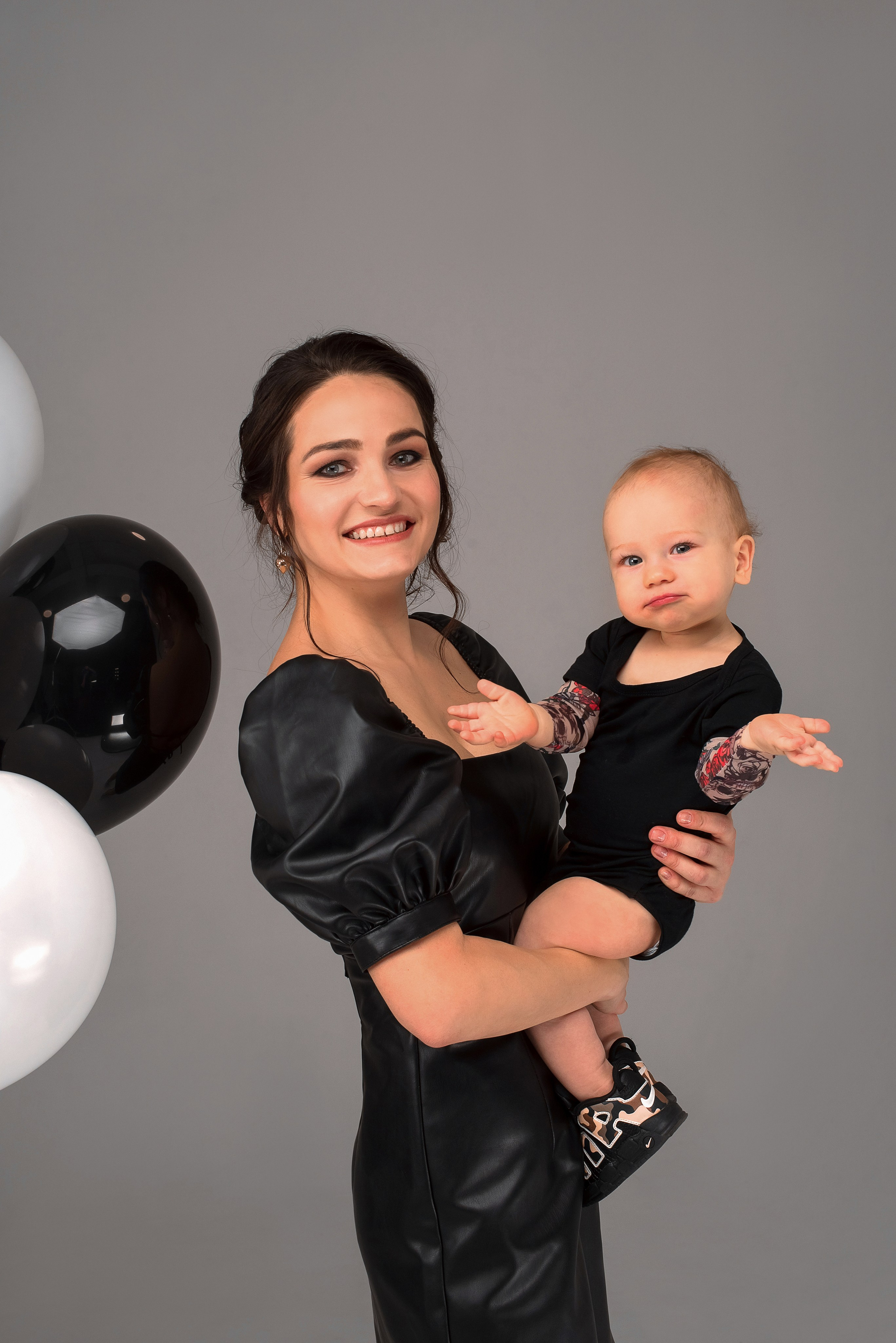 Семейная фотосессия на циклораме в СПб. Фотограф Юлия Кондратьева