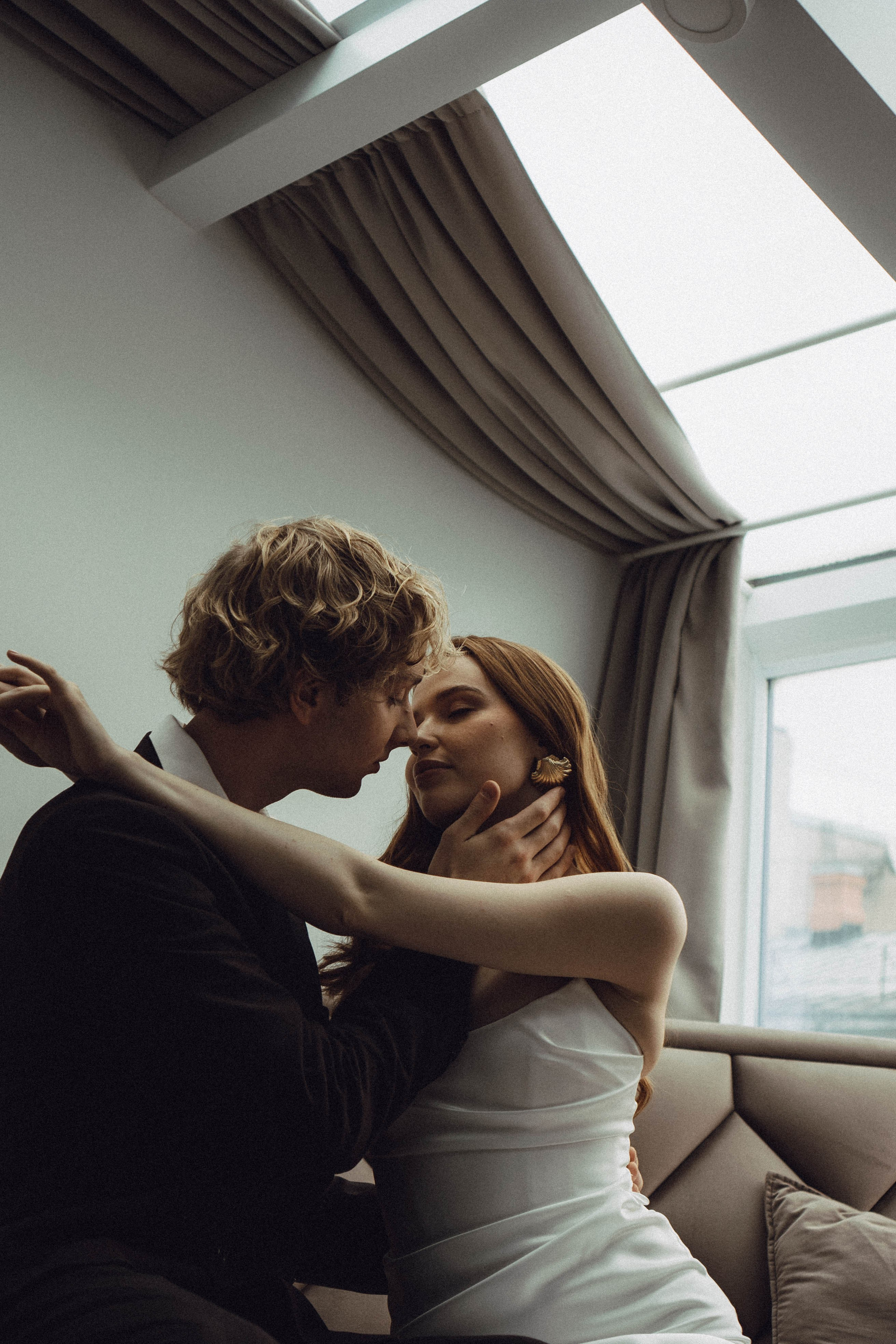 СВАДЕБНАЯ СЬЕМКА В ОТЕЛЕ. СБОРЫ ЖЕНИХА И НЕВЕСТЫ И ТАКЖЕ ТОР И ПОДГОТОВКА К ПРОГУЛКЕ. Профессиональный фотограф, Санкт-Петербург — Виктория Богомолова