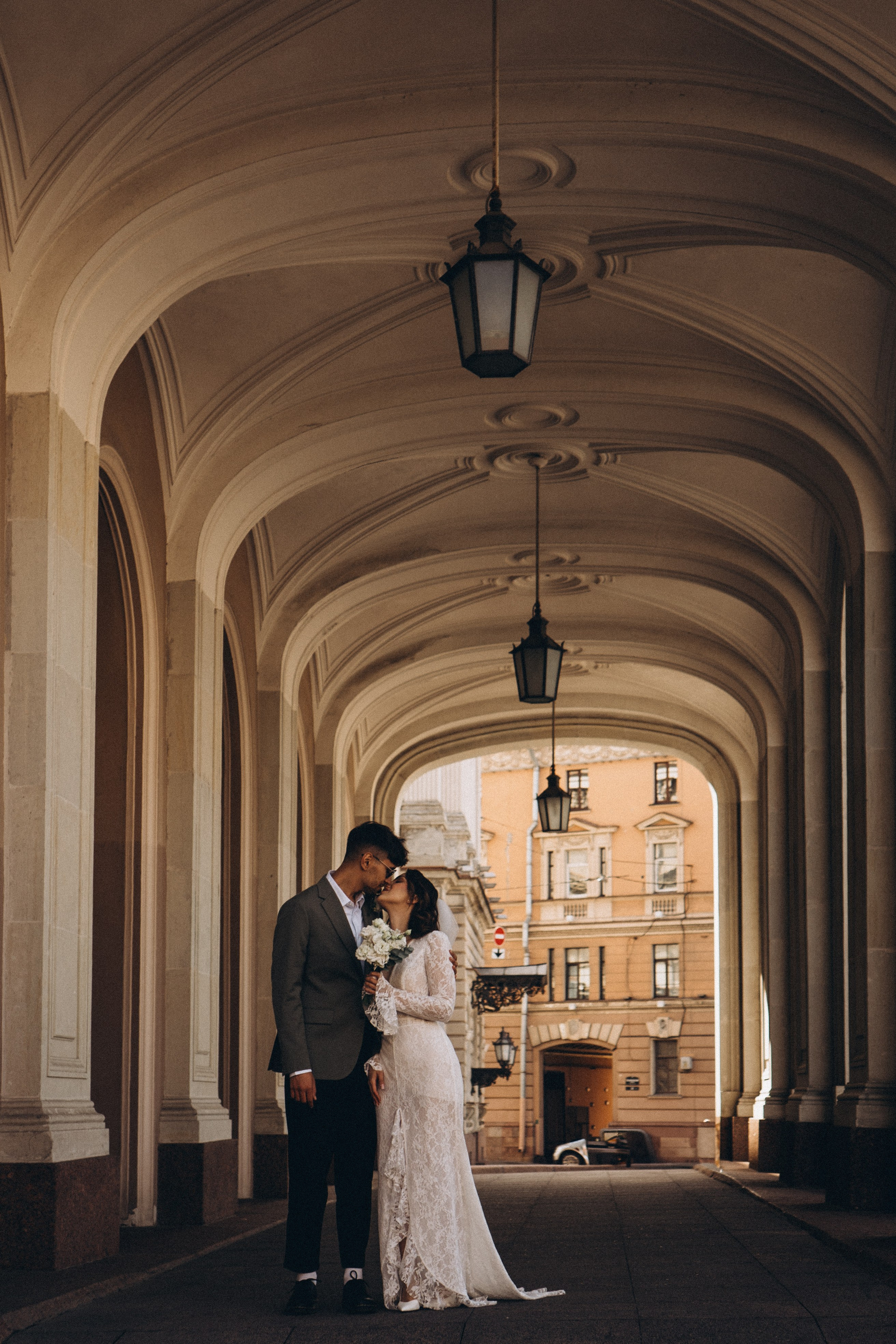 СВАДЕБНАЯ ПРОГУЛКА ВОЗЕ ИСАИКЕВСКОГО СОБОРА АСТОРИИ И ЗАКОНОДАЛЕТНОГО СОБРАНИЯ. Профессиональный фотограф, Санкт-Петербург — Виктория Богомолова