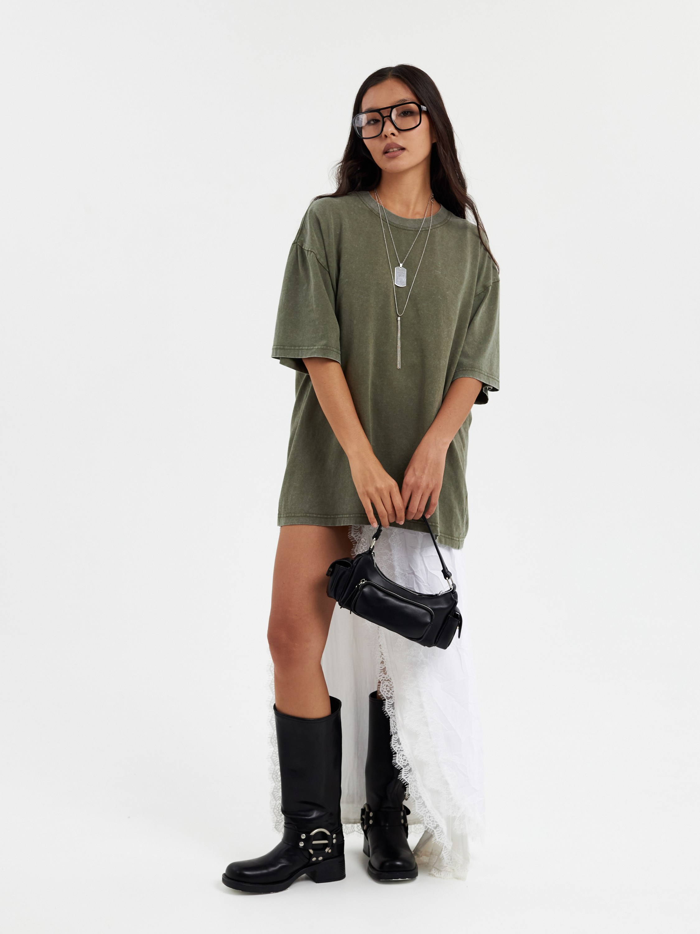 Фотосъемка футболок варенок Екатеринбург Wildberries ВБ Ozon Озон фотосессия одежды Екб заказать цена фотосъемка товара WB тай дай Екб. Фотограф Екатеринбург Анастасия Жерновская | Маркетплейсы и нейрофото