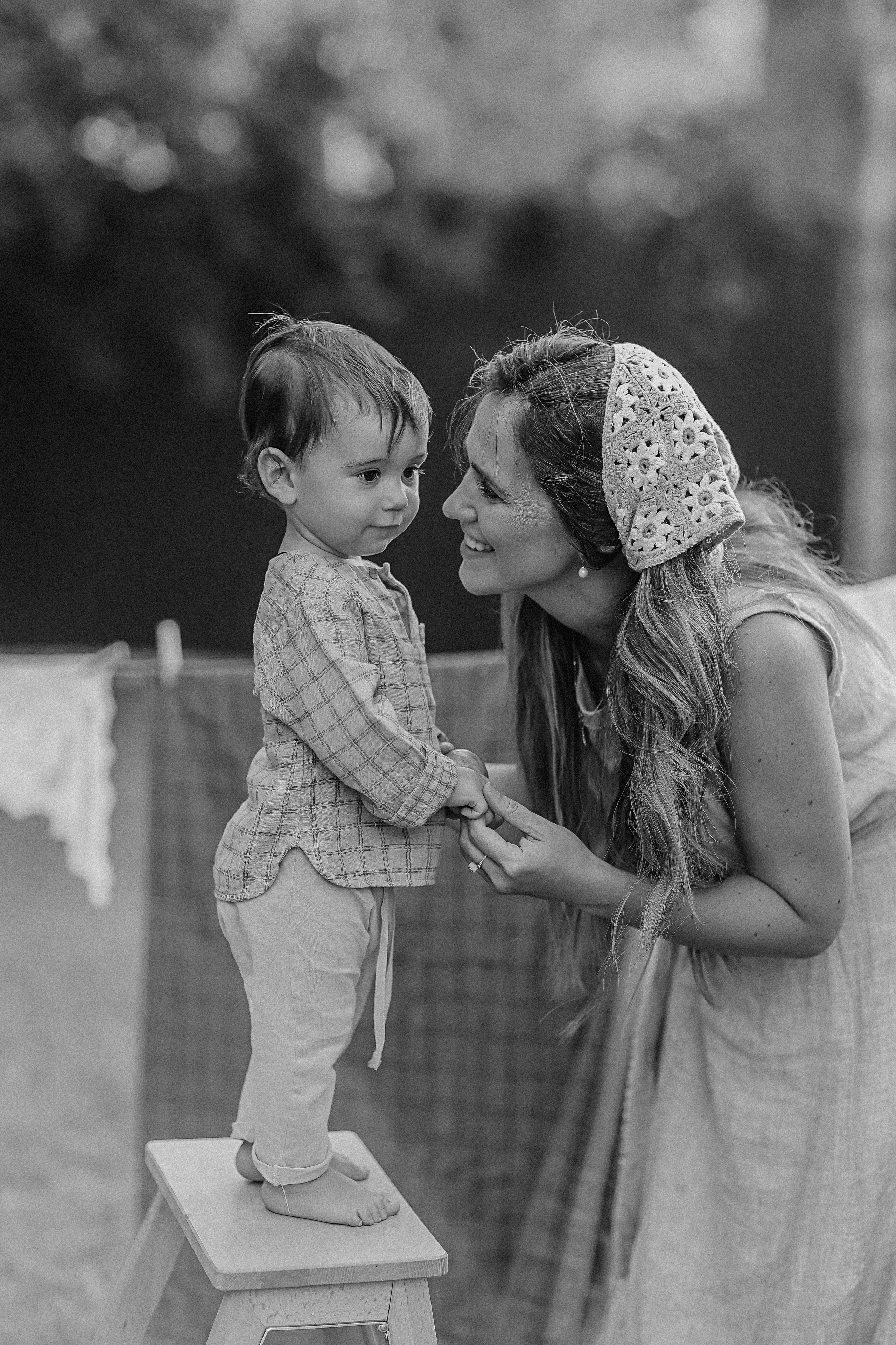 Стирка у дома. Семейный фотограф Тюмень, фотограф на роды Салмина Мария