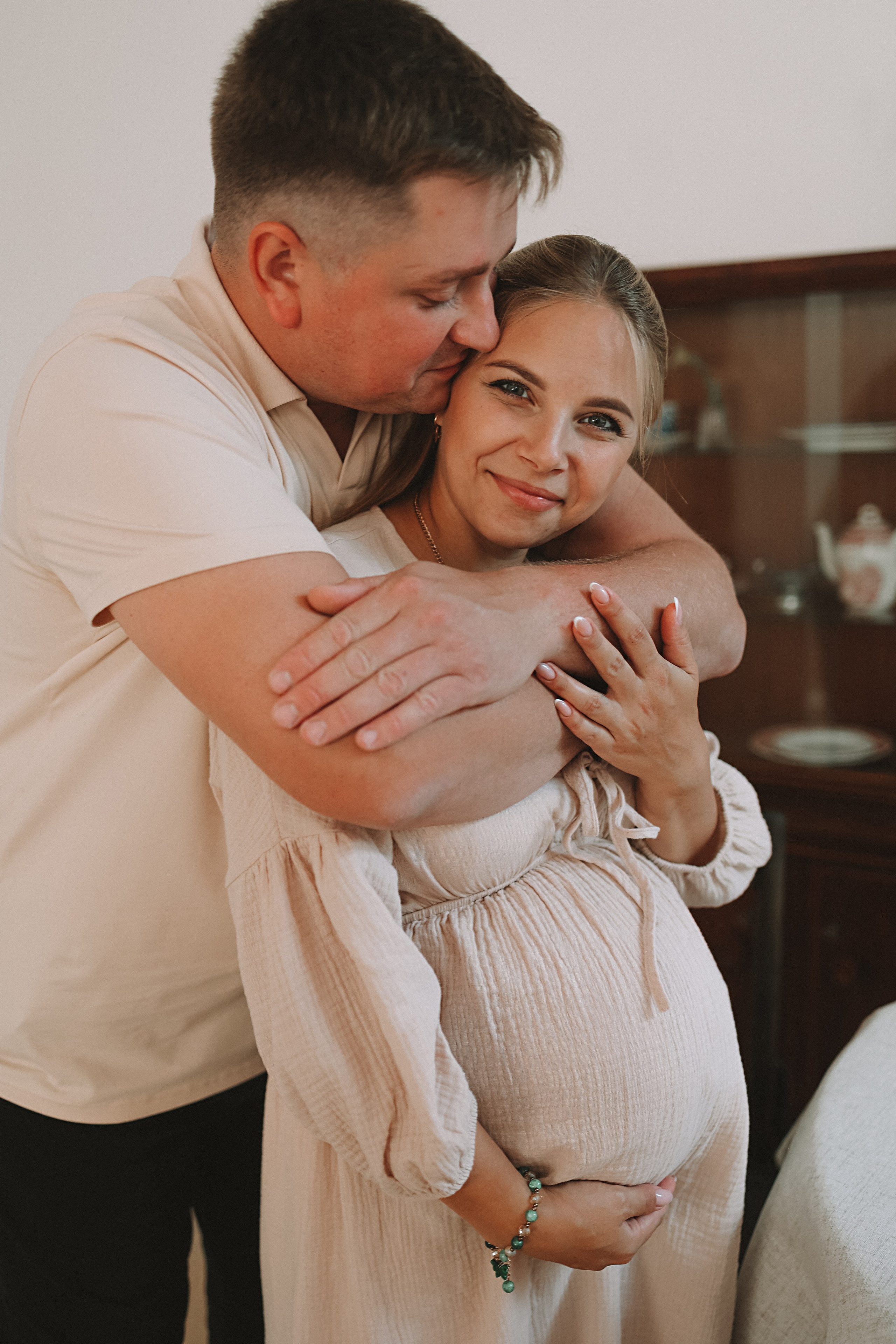 Квартира (беременность). Семейный фотограф Тюмень, фотограф на роды Салмина Мария