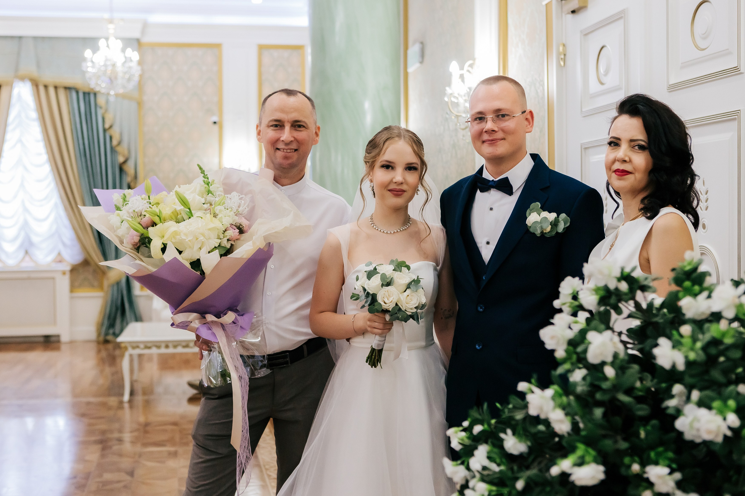 ЗАГС на Малыгина. Фотограф Илья Силин