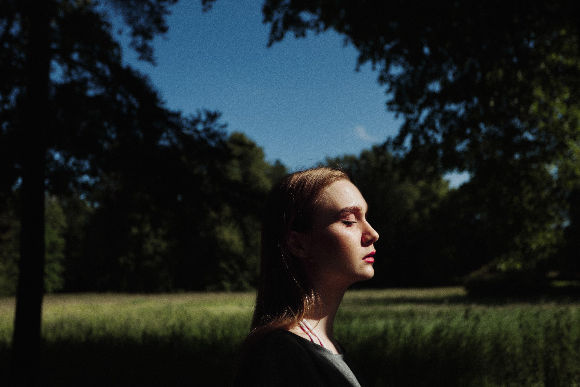 Портретная съёмка СИНИОКО в Павловске с Надеждой из ARLETTE MANAGEMENT. Одежда из Санкт-Петербурга СИНИОКО