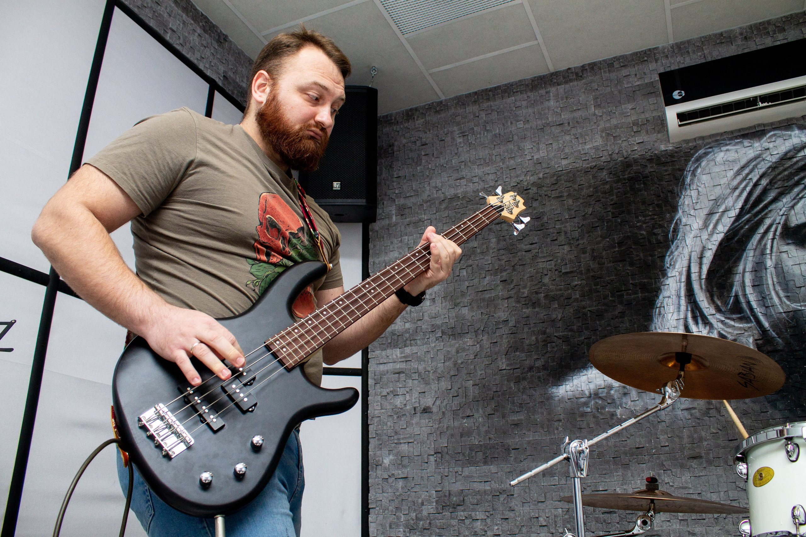 Репетиция музыкальной группы в студии звукозаписи. Фотограф в Анапе Олег Зекерьяев