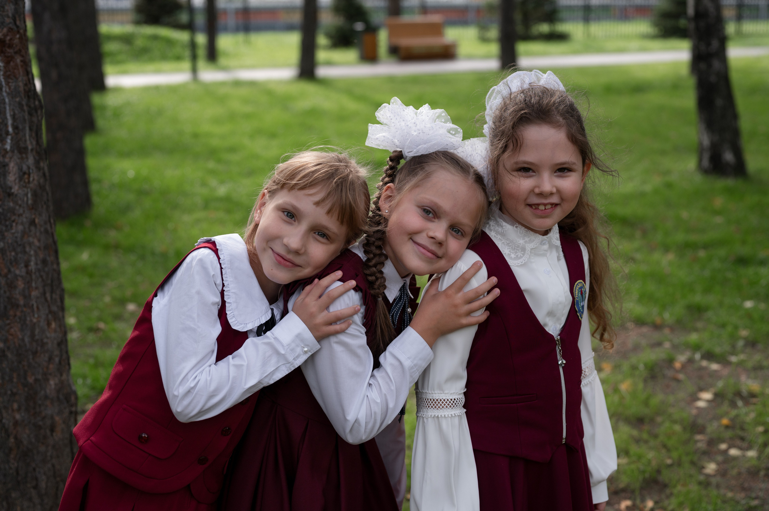 1 сентября 16 гимназия 2 класс (линейка + в классе+ на улице). Фотограф новорожденных, семейный детский в Тюмени Татьяна Морозова