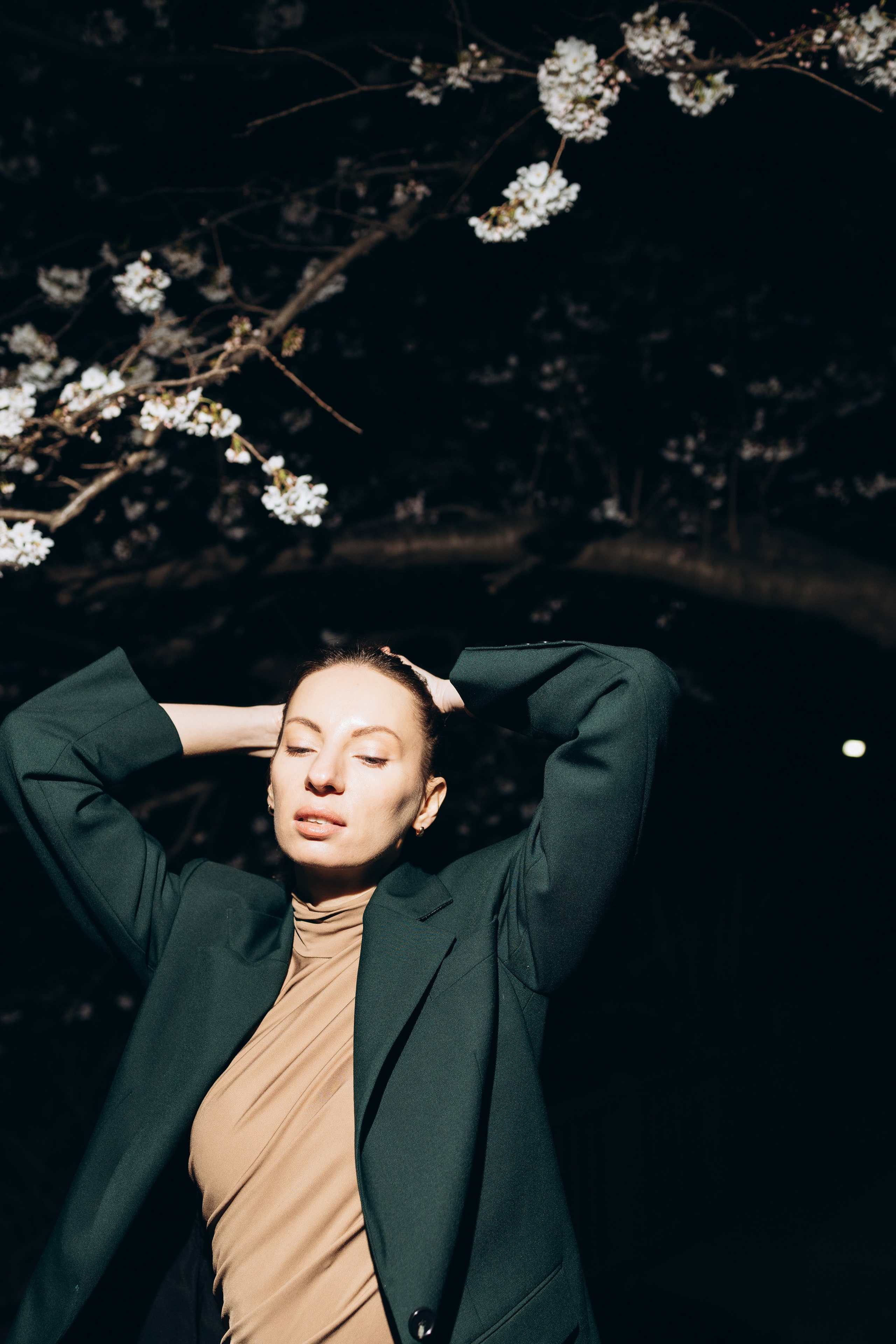 Людмила верит в астрологию. Фотограф Артем Бросов в Санкт-Петербурге и Дубае