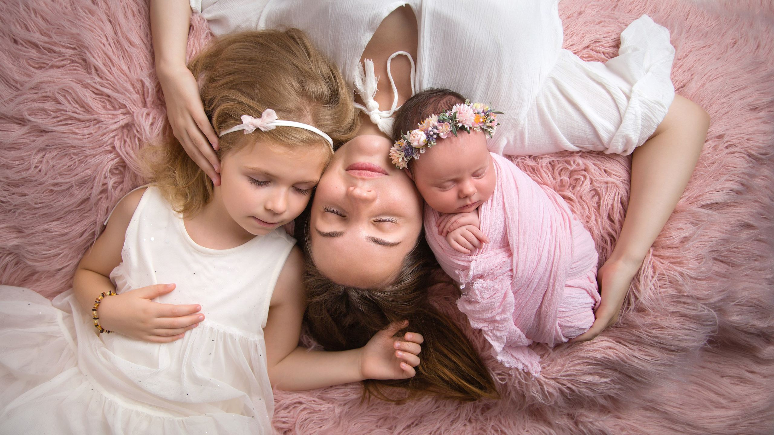 Новорождённые. Детский, семейный фотограф в Новороссийске Алла Околиздаева