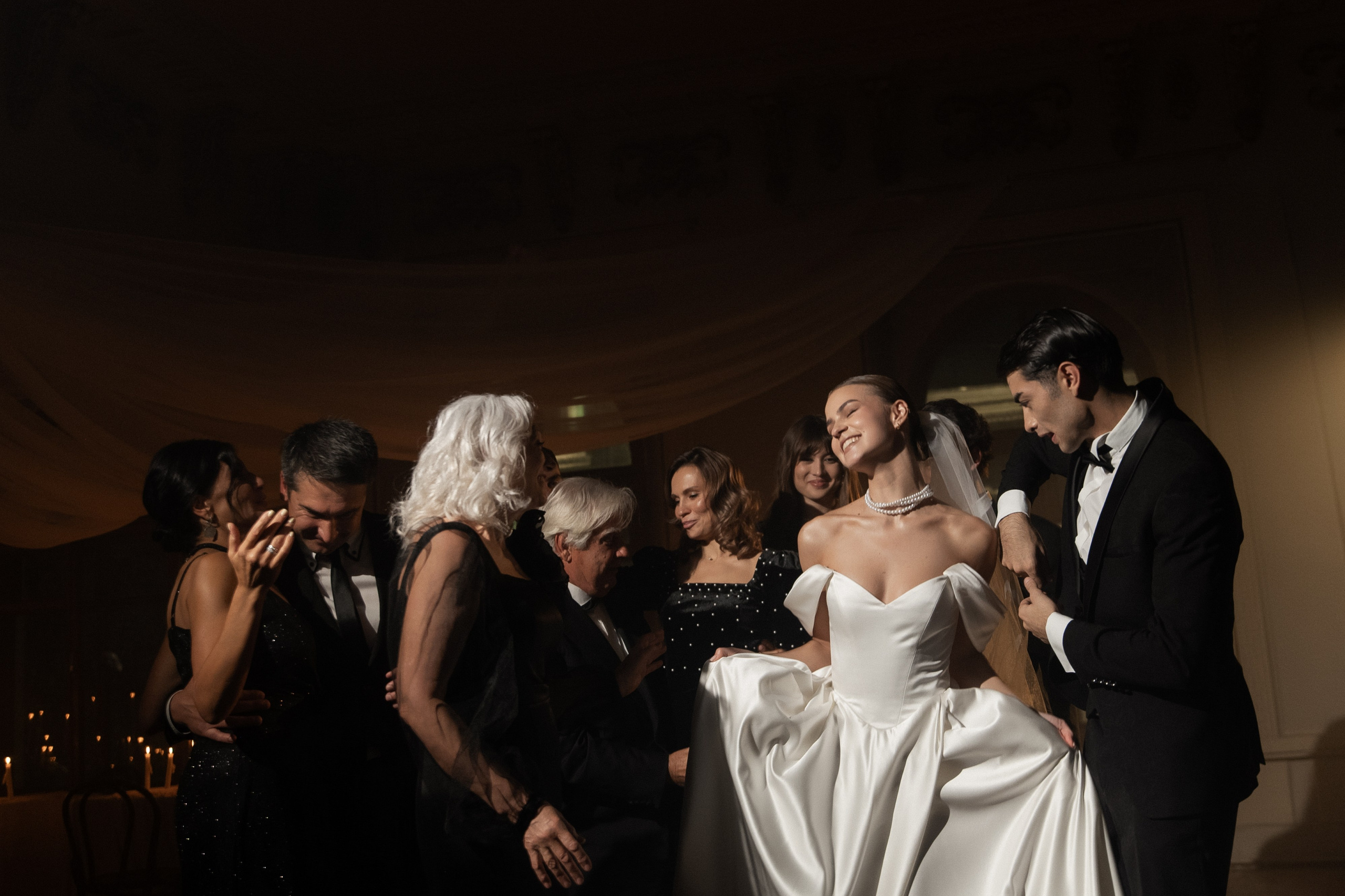 Камерный свадебный ужин при свечах в старинном особняке в фотостудии 21. Kult. Ярослава Ерина — свадебный фотограф в Москве