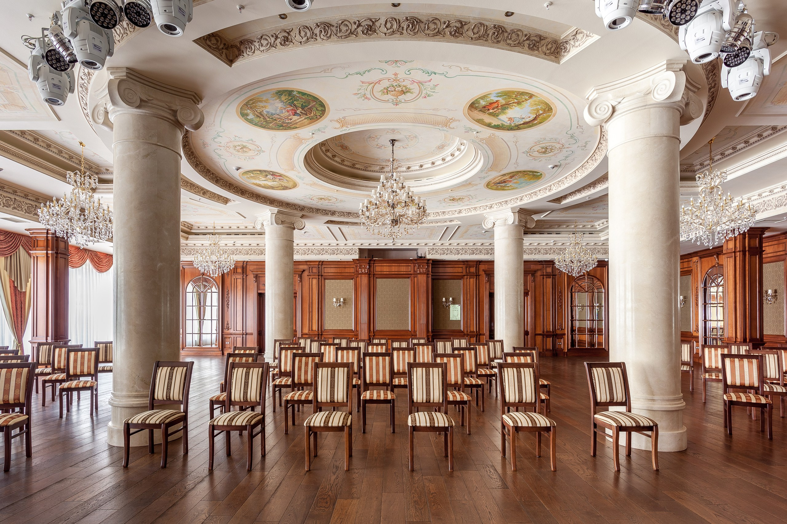 Interior photographer Vitalii in Portland and Vancouver