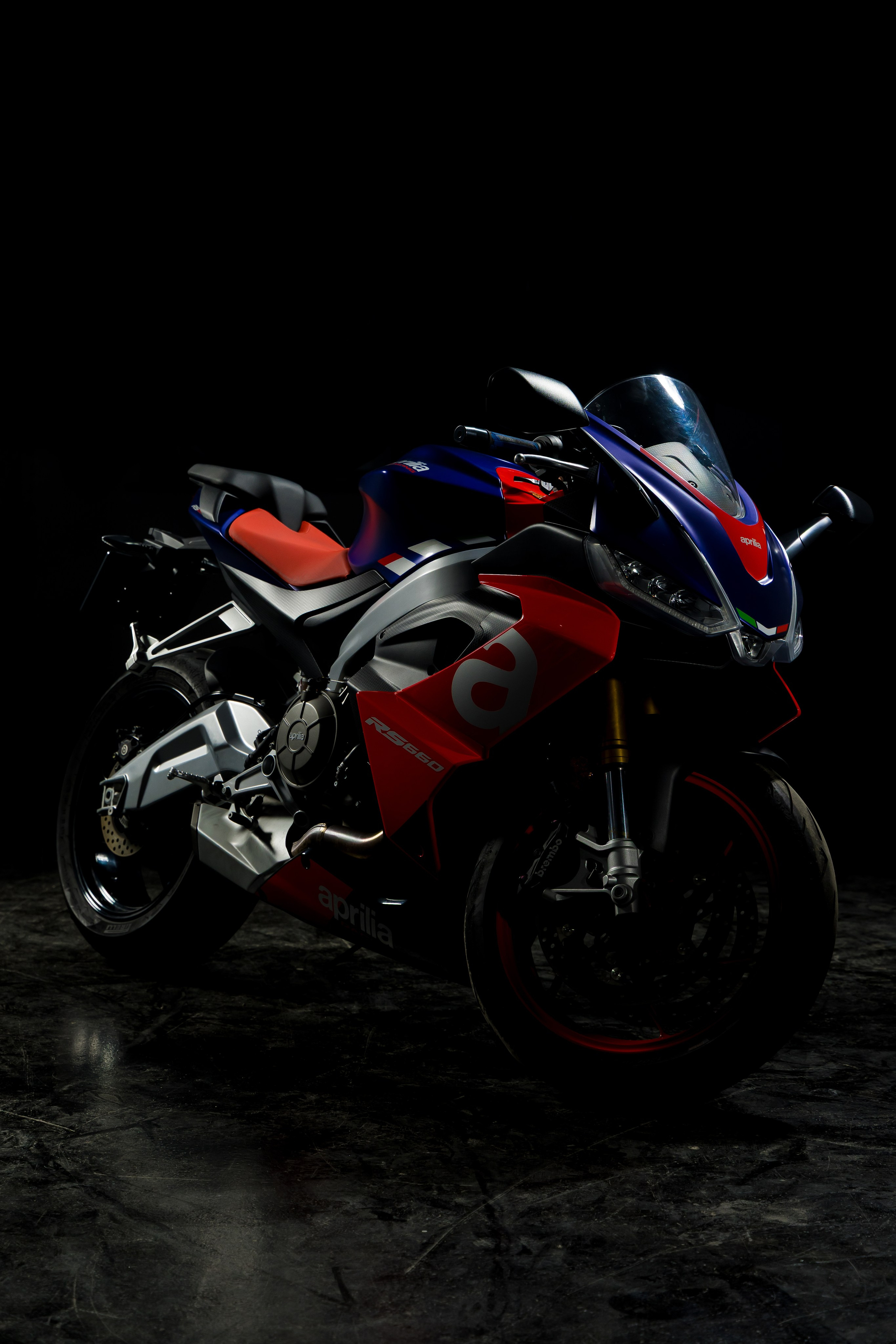 LANKARRA мотоблоггер. Photomantis