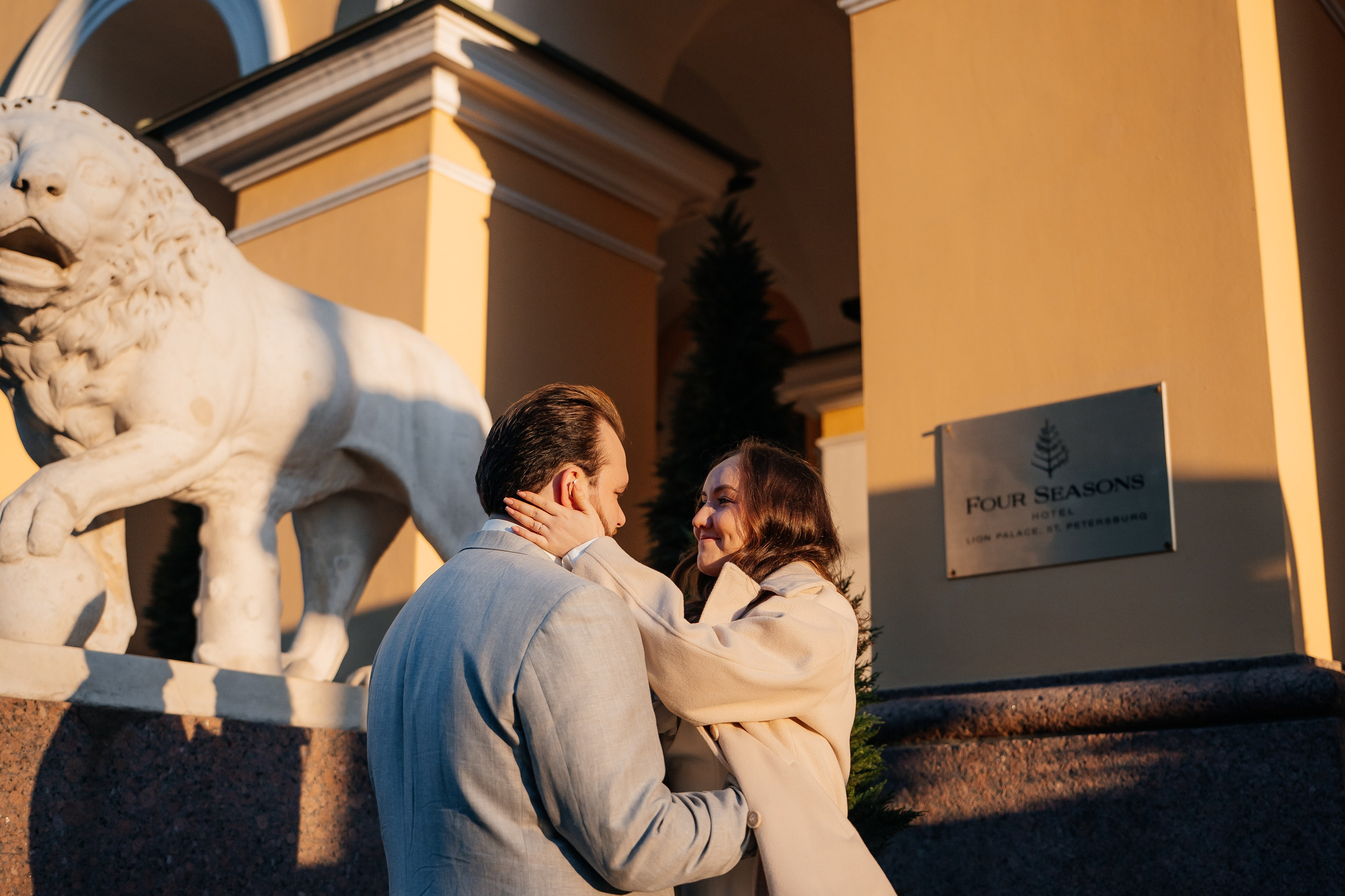 Свадебная фотосессия в Эрмитаже. Свадебный фотограф Александр Невский в Санкт-Петербурге