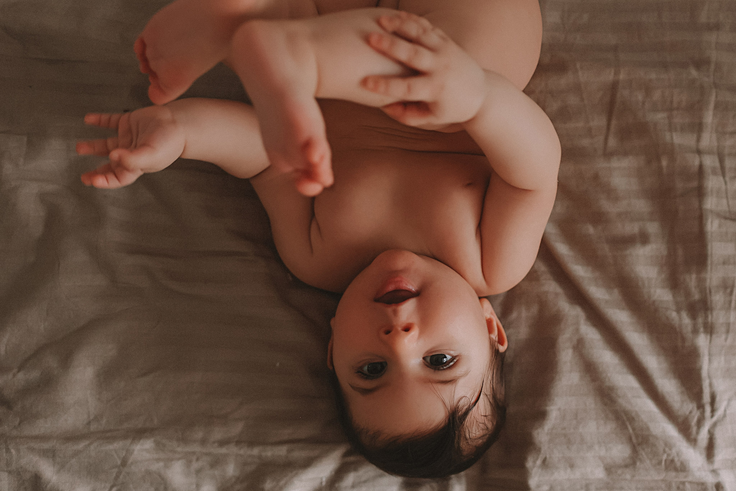 С малышкой. Семейный фотограф Тюмень, фотограф на роды Салмина Мария