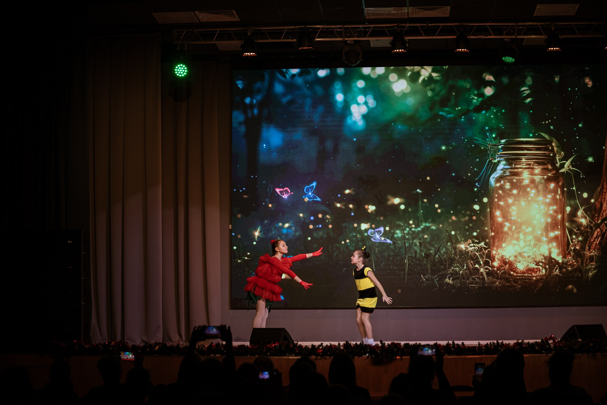 Коллектив современного танца «Айседора». ФотоХудожник Харитонова Ирина г. Санкт-Петербург