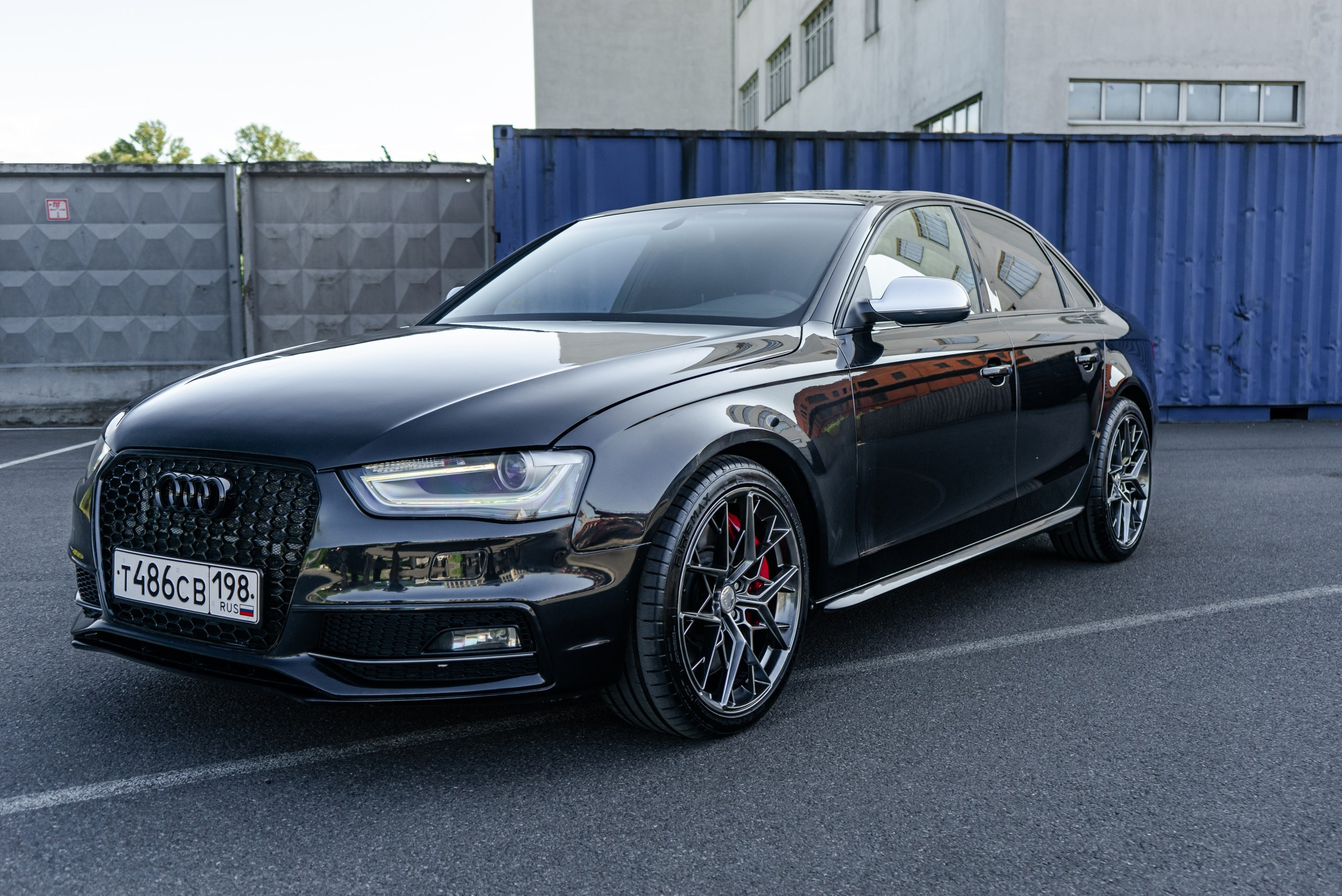 S4. Фотограф Рома М