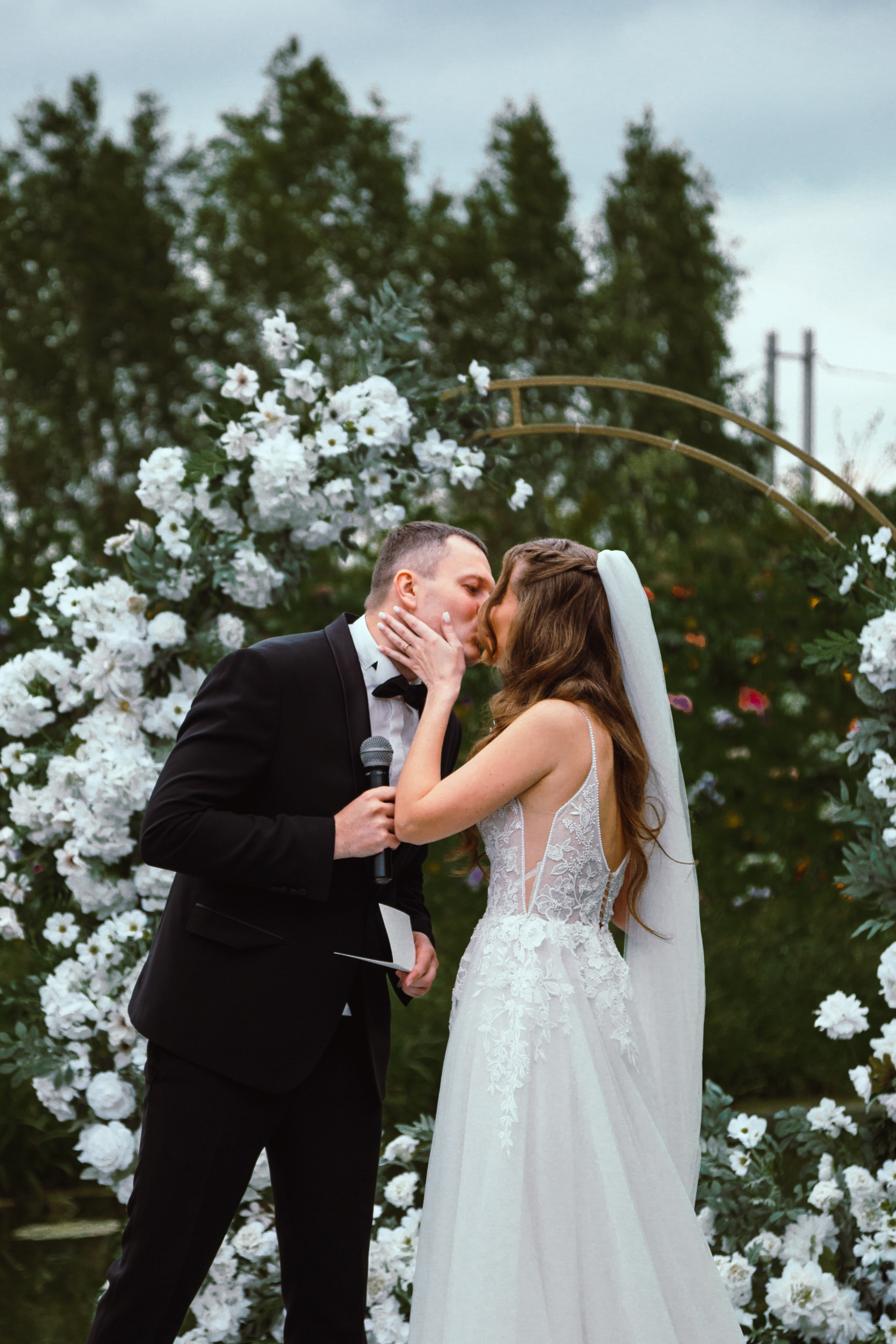 Weddings. Mixturecaptures