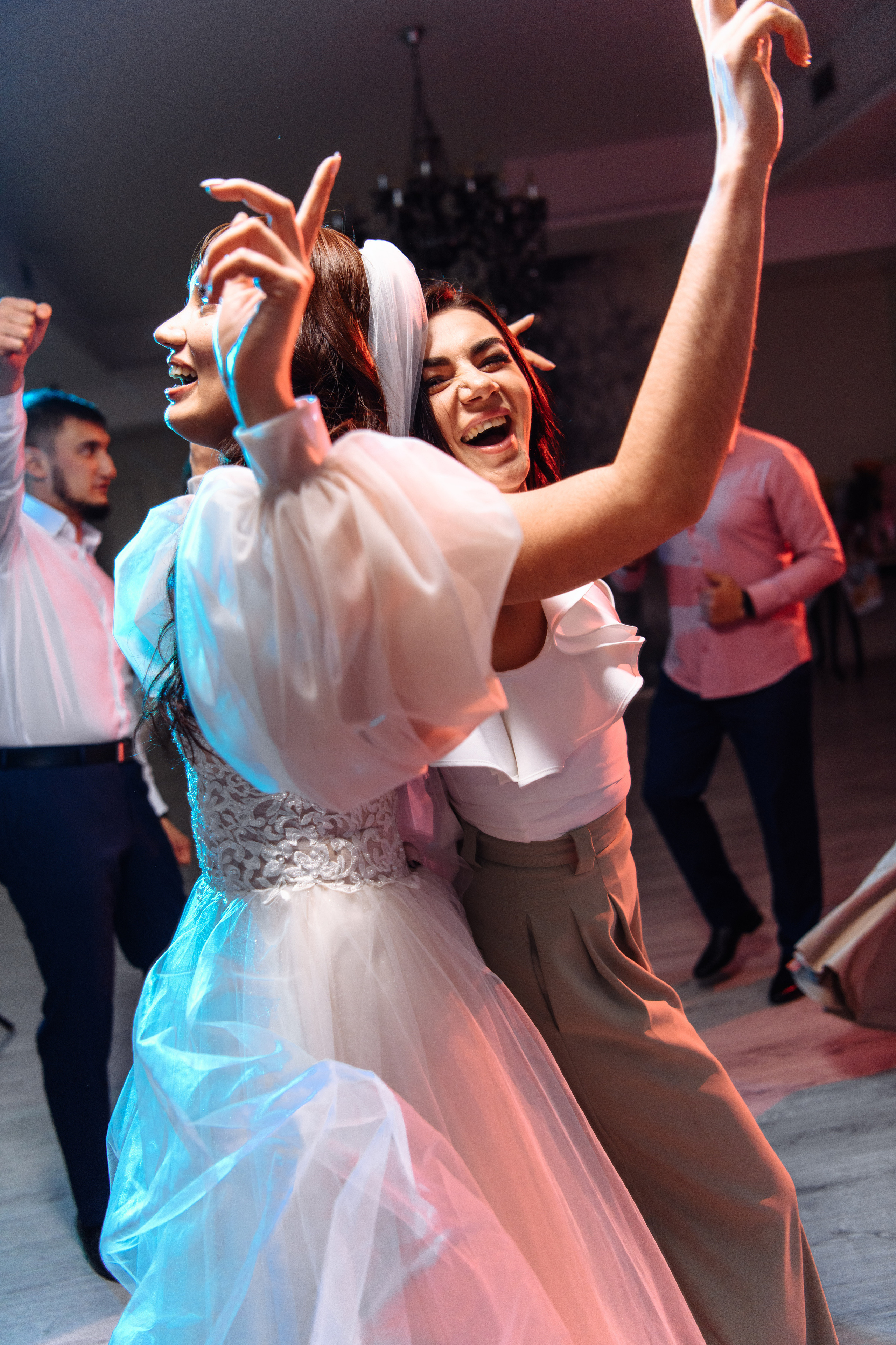 Свадебная фотосессия и банкет в ресторане Скрудж, Президент отель. Свадебный и семейный фотограф в Уфе | Винс Константин | Фотопроекты