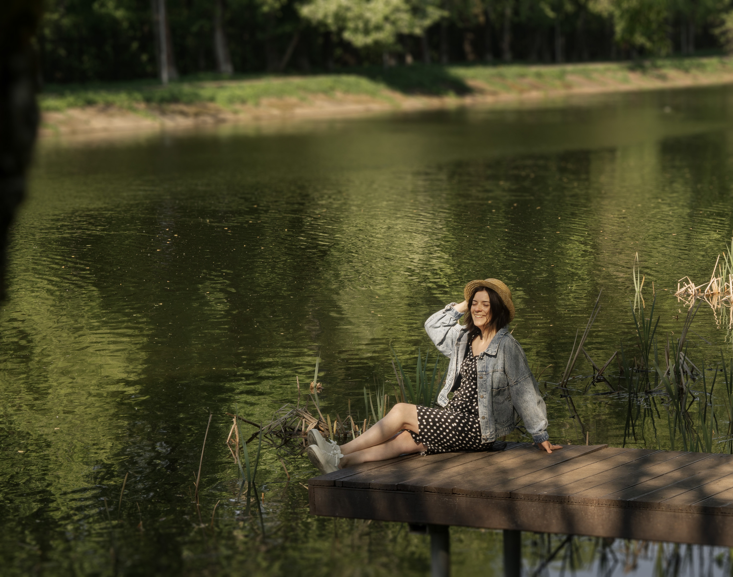 Женский портрет на природе. Семейный видеограф и фотограф