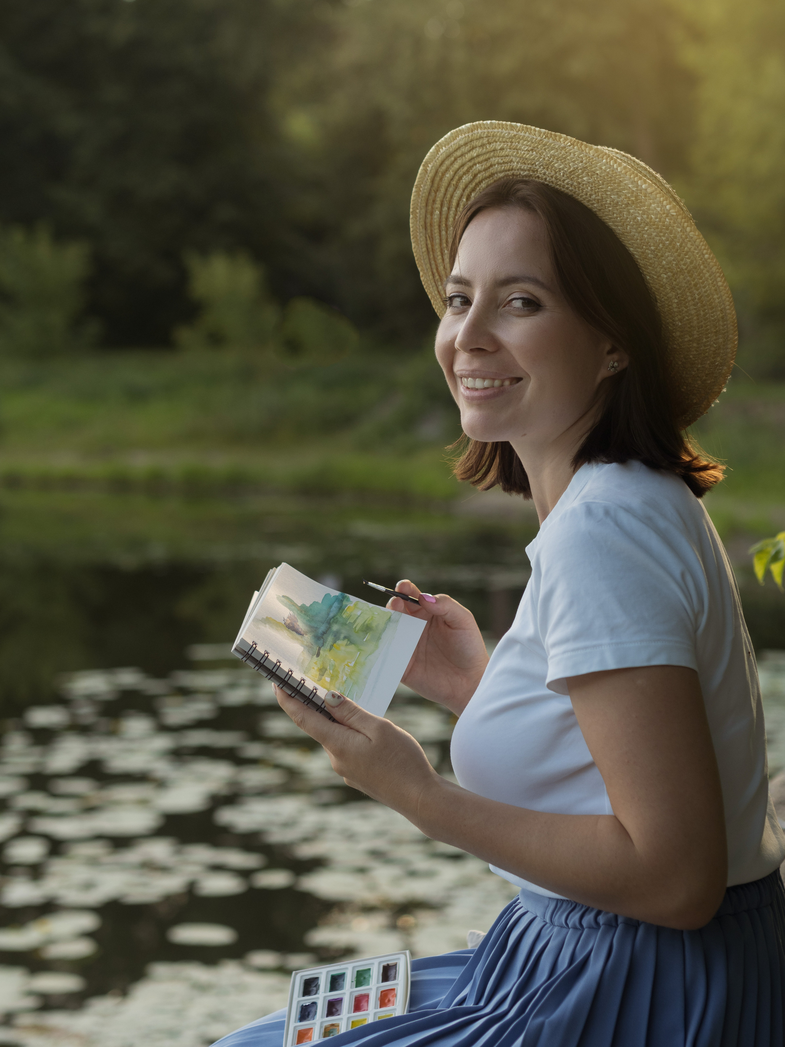Женский портрет на природе. Семейный видеограф и фотограф